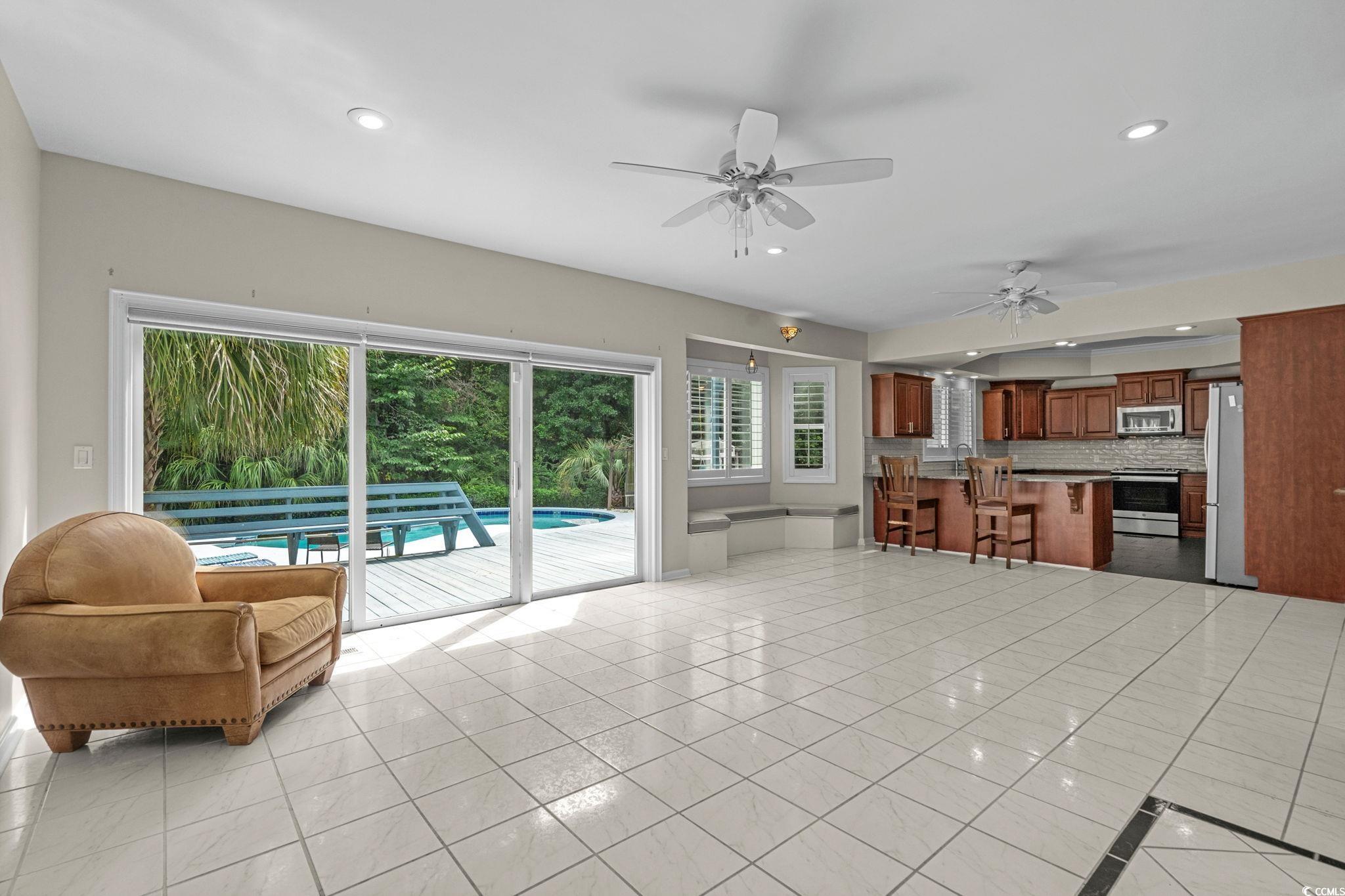 1300 Howard Ln. Property Photo 19