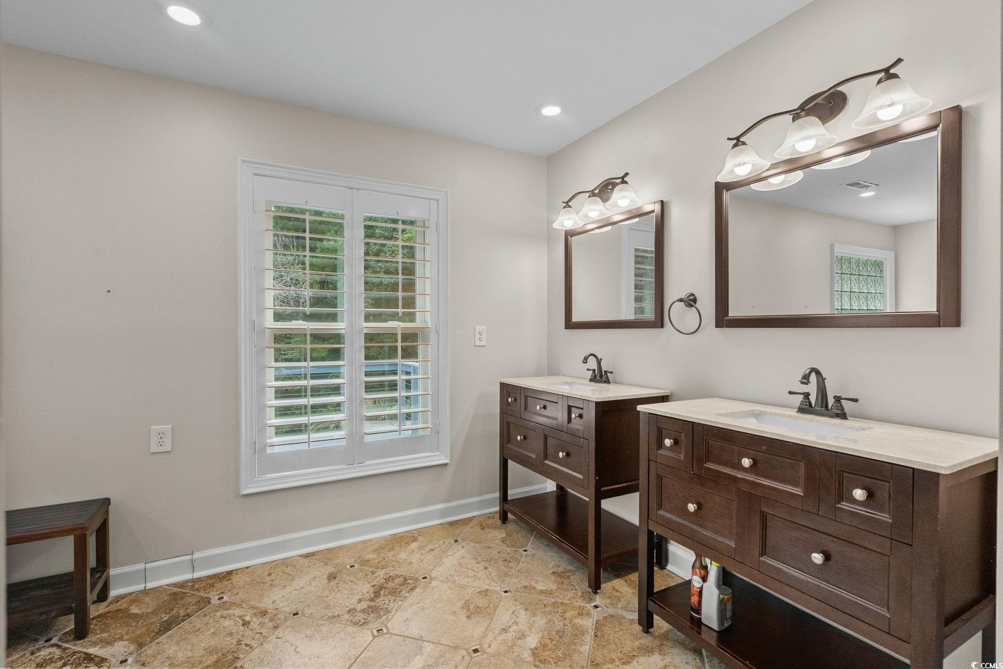 1300 Howard Ln. Property Photo 35