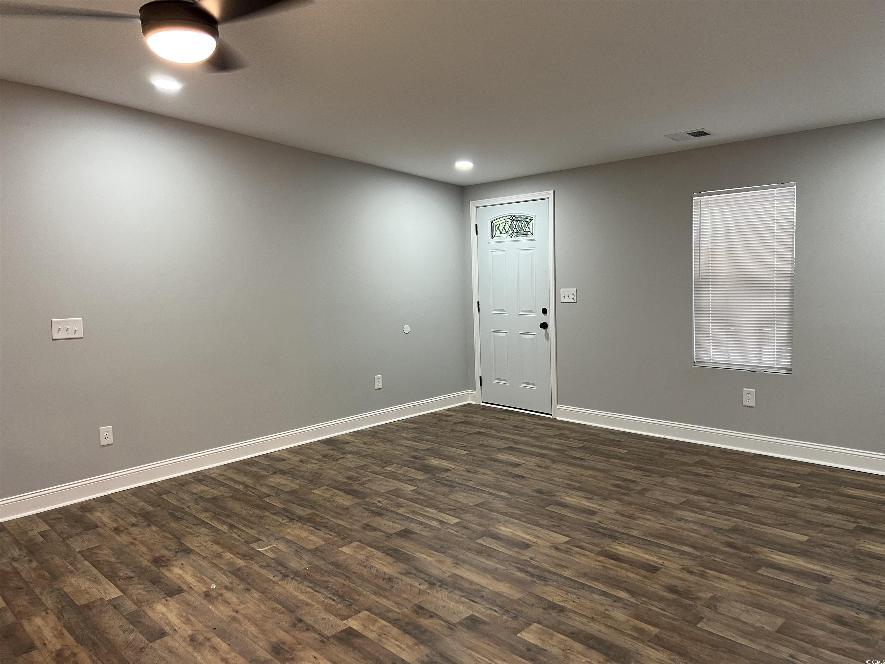 425 East Surfwind Dr. Property Photo 7