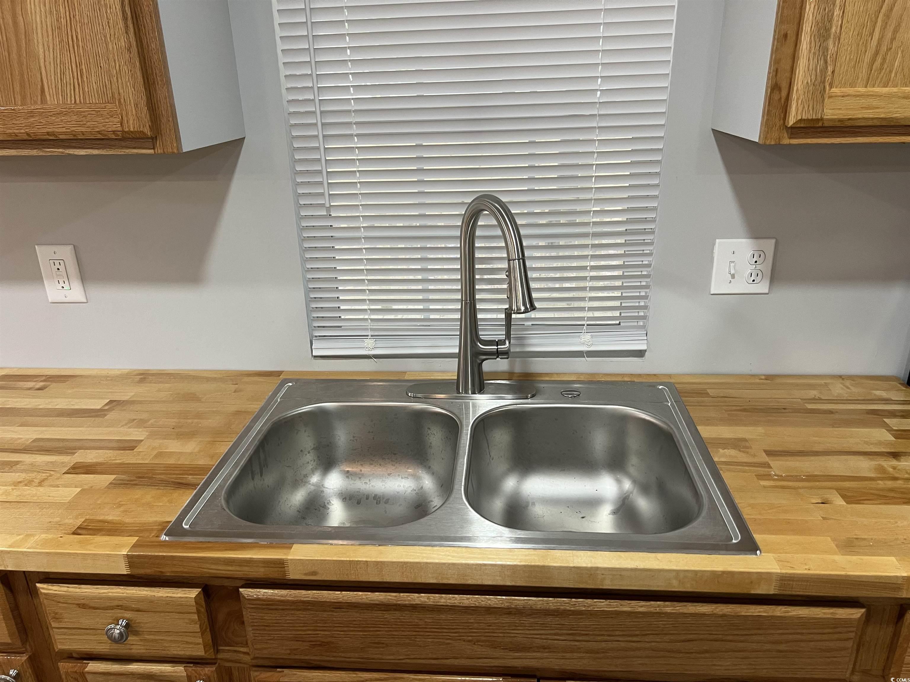 425 East Surfwind Dr. Property Photo 12