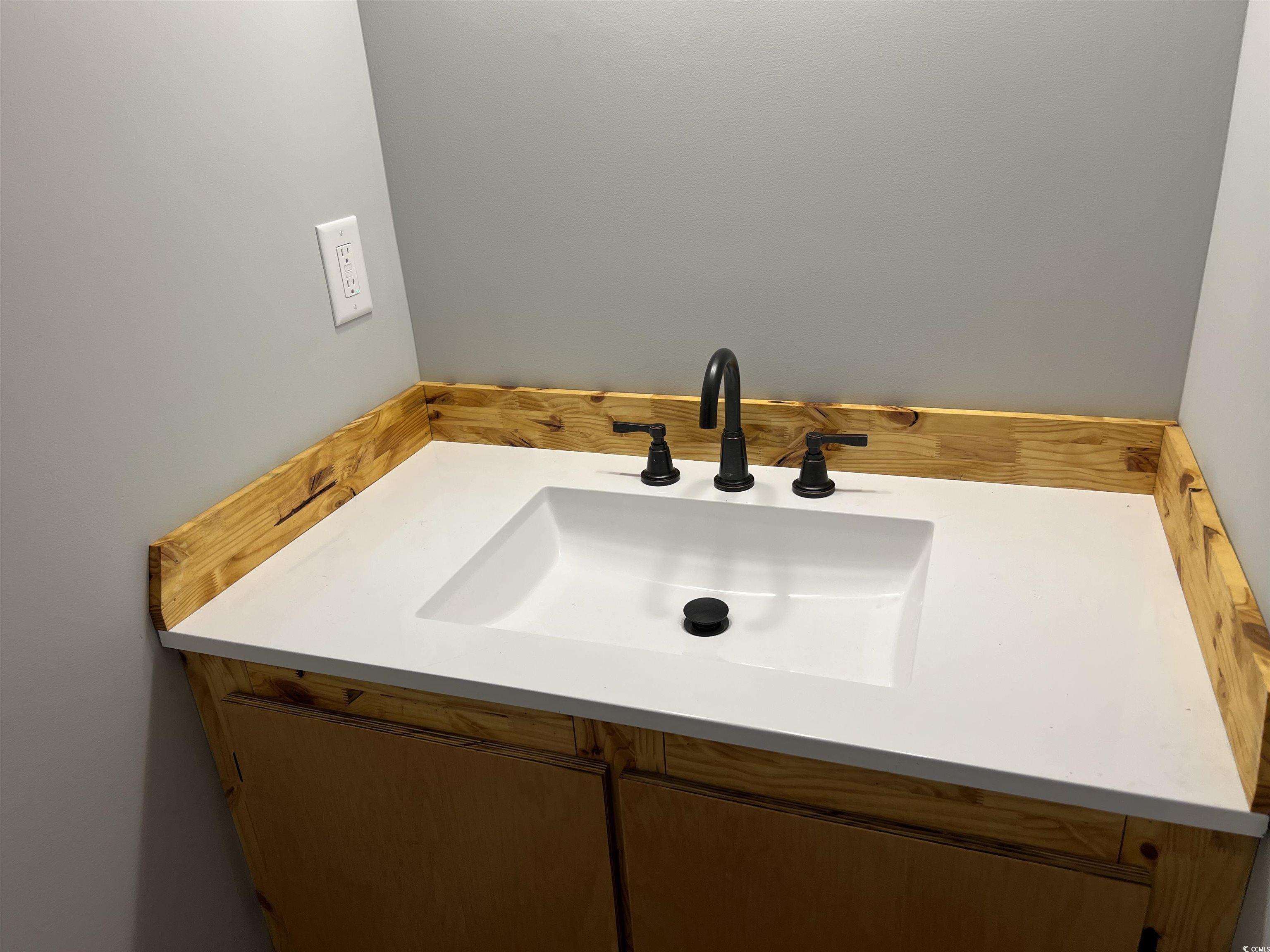 425 East Surfwind Dr. Property Photo 21