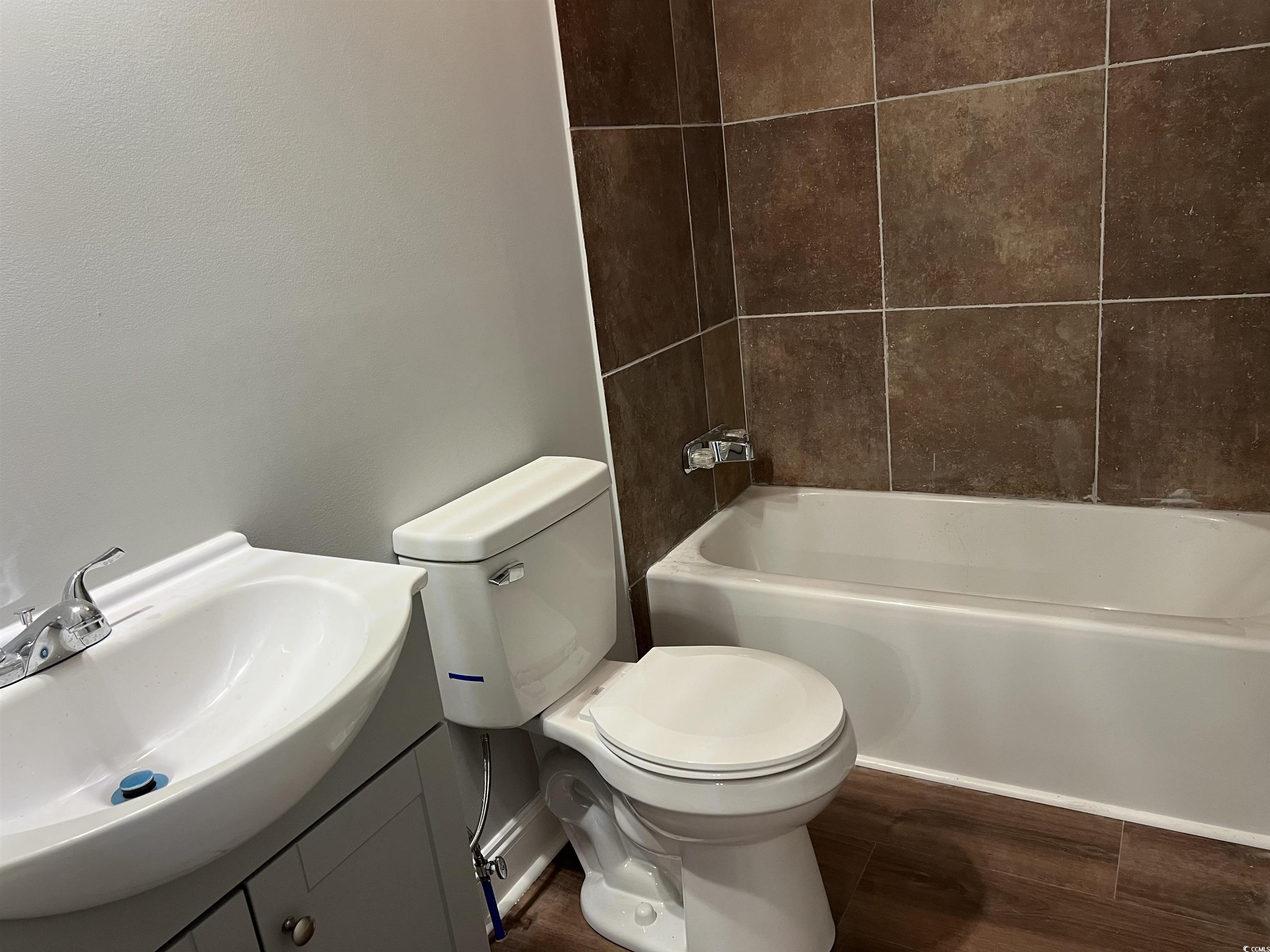 425 East Surfwind Dr. Property Photo 27