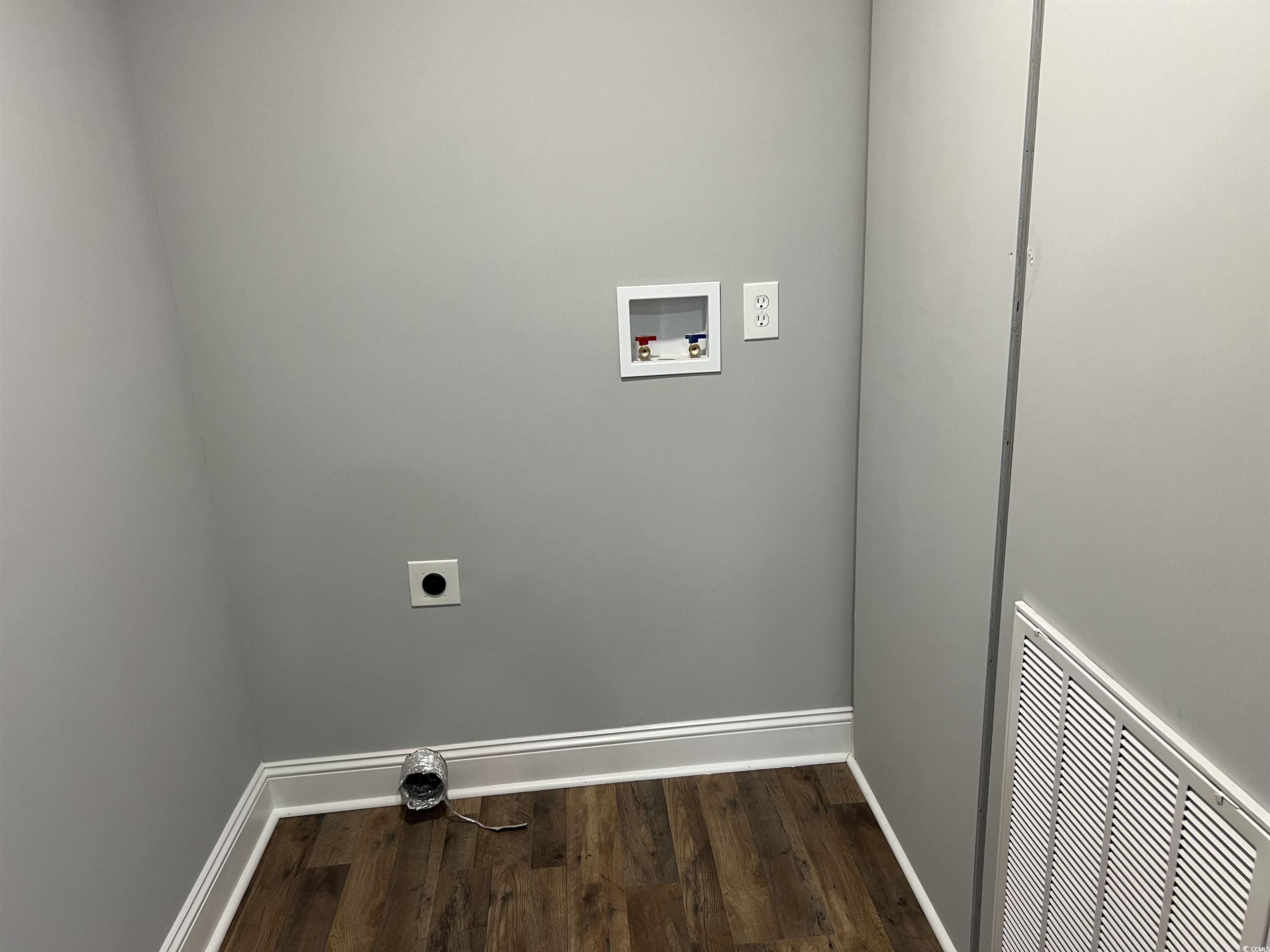 425 East Surfwind Dr. Property Photo 31