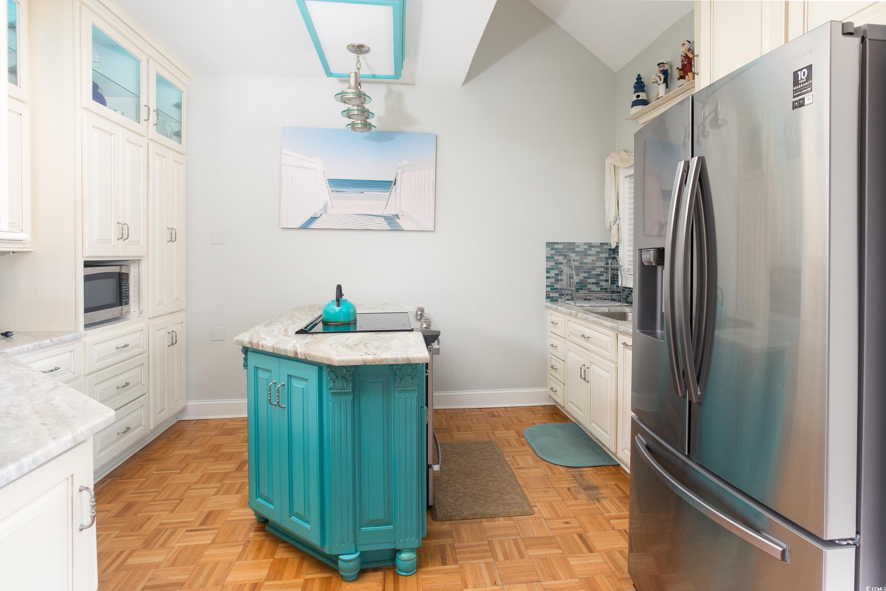 1619 Dolphin St. Property Photo 9