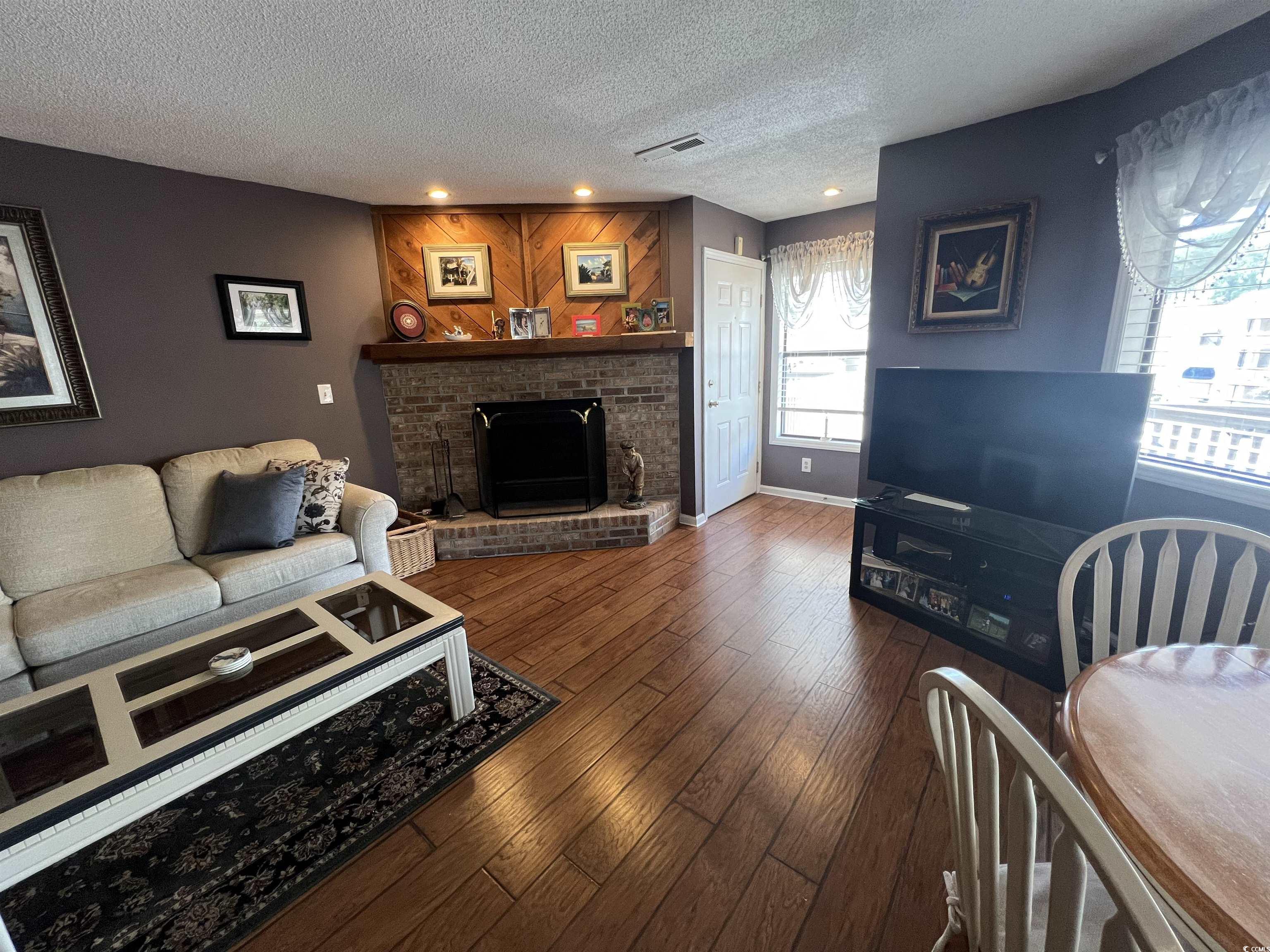 4238 Pinehurst Circle Property Photo 3