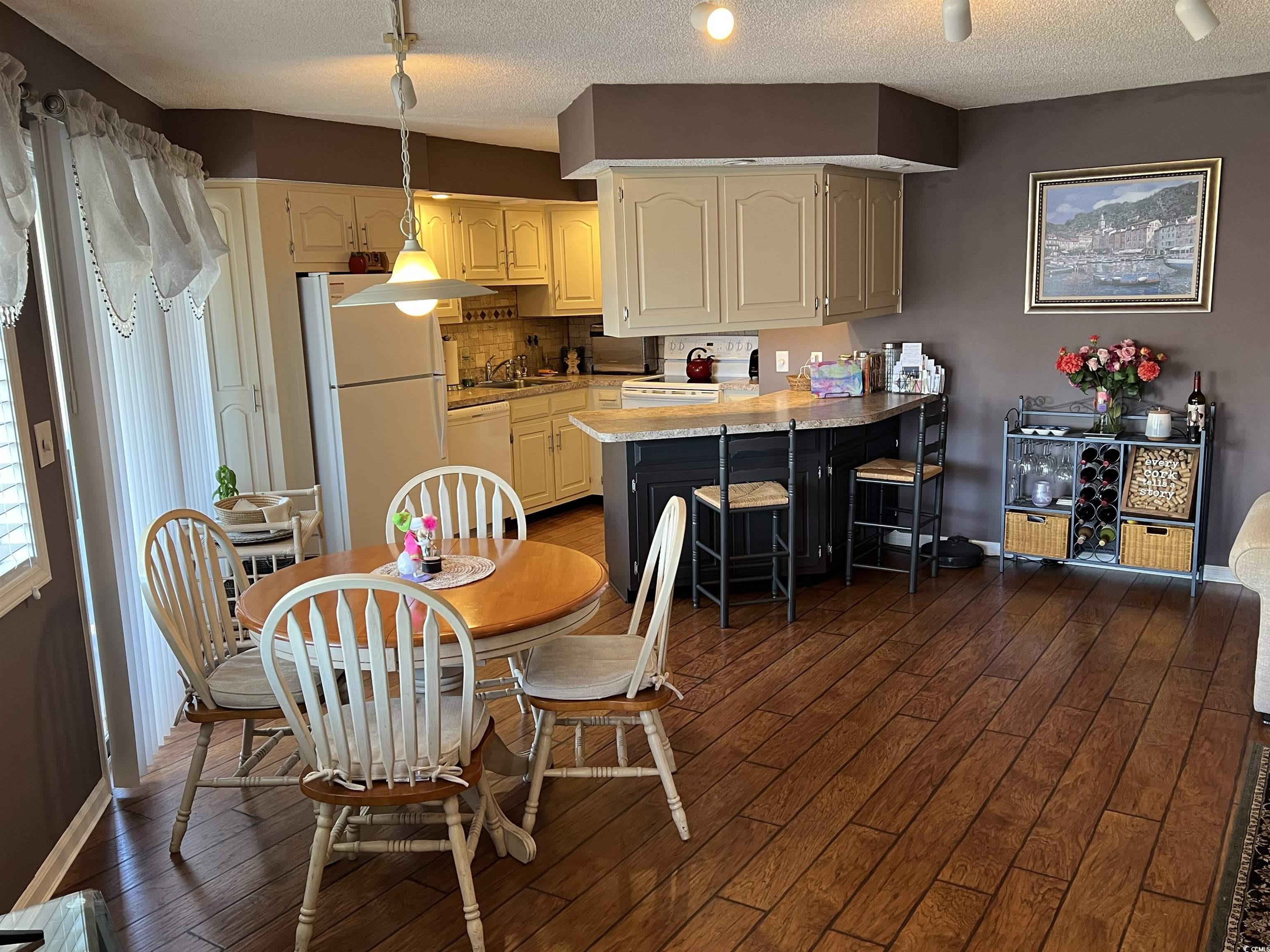 4238 Pinehurst Circle Property Photo 6