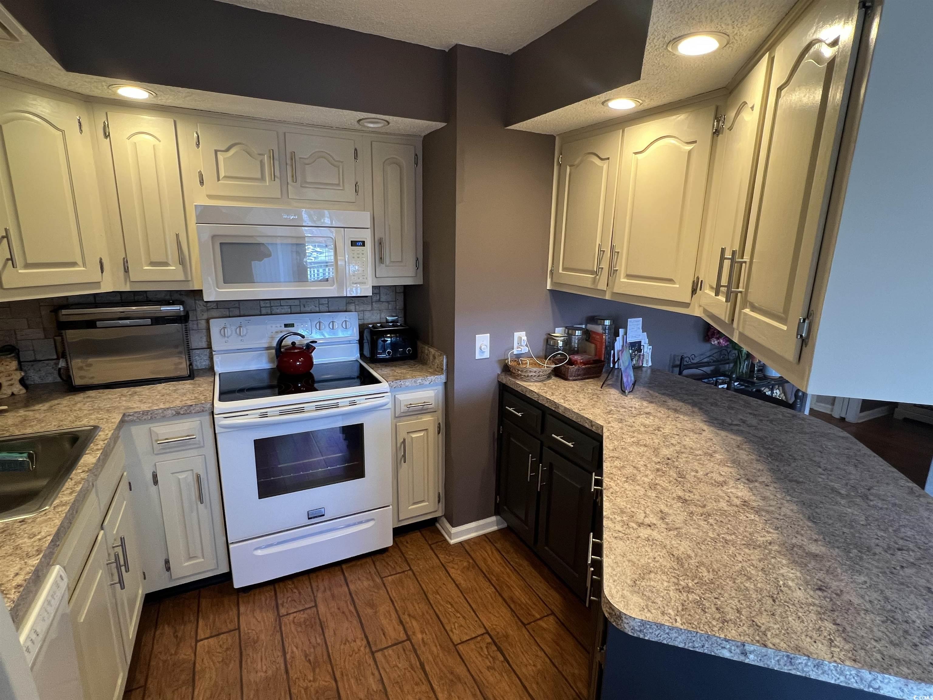 4238 Pinehurst Circle Property Photo 7