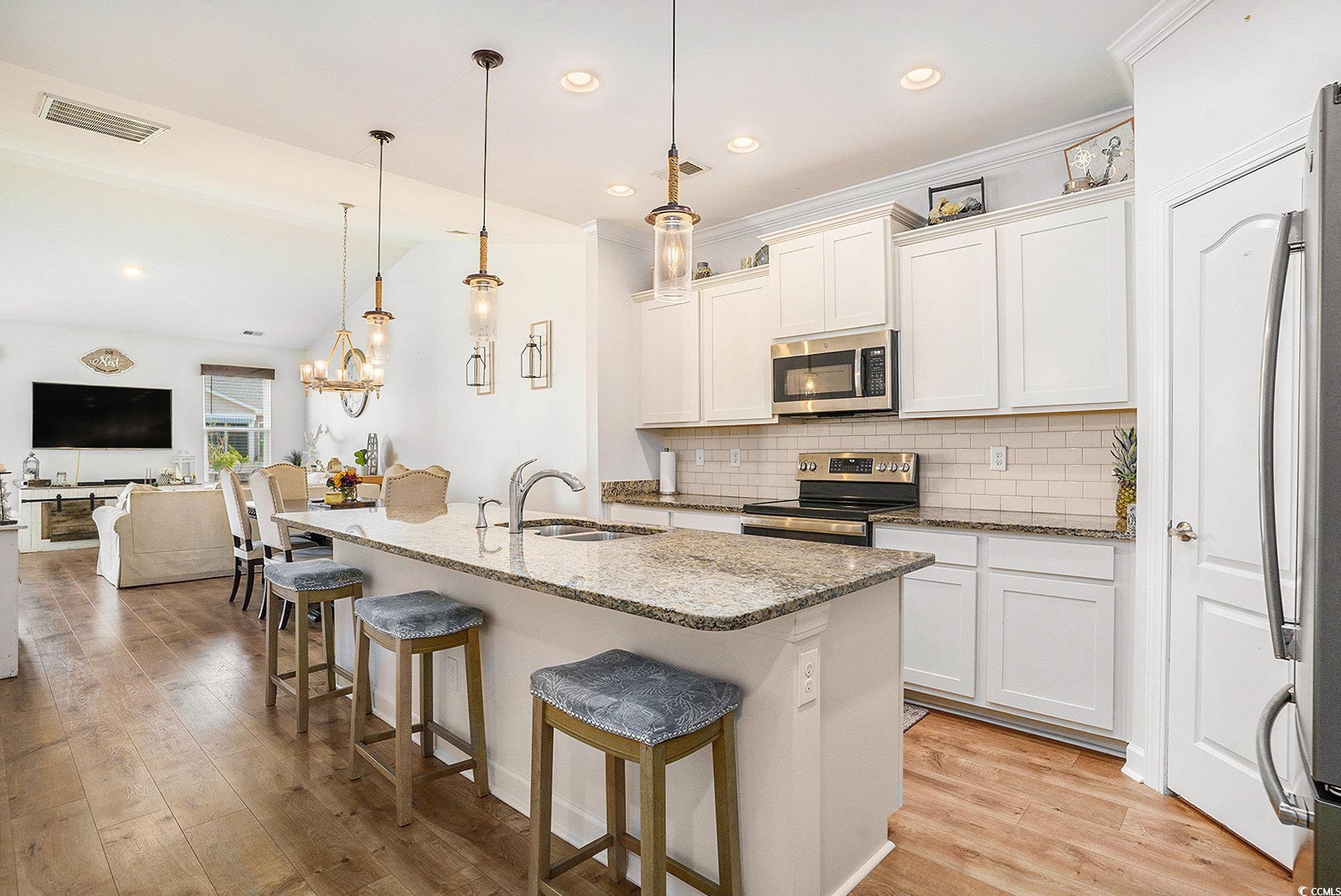 426 Goldenrod Circle Property Photo 4