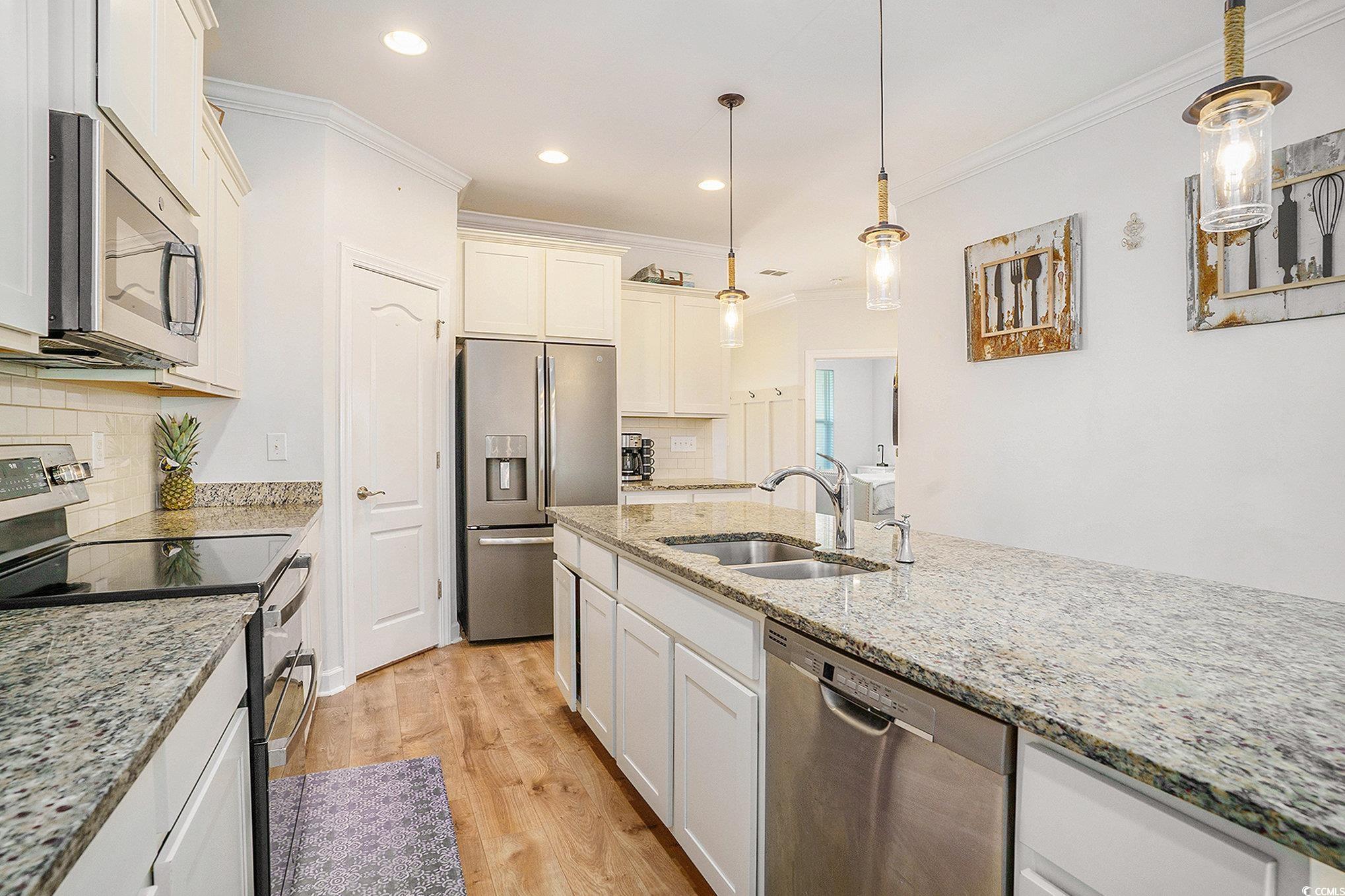 426 Goldenrod Circle Property Photo 5