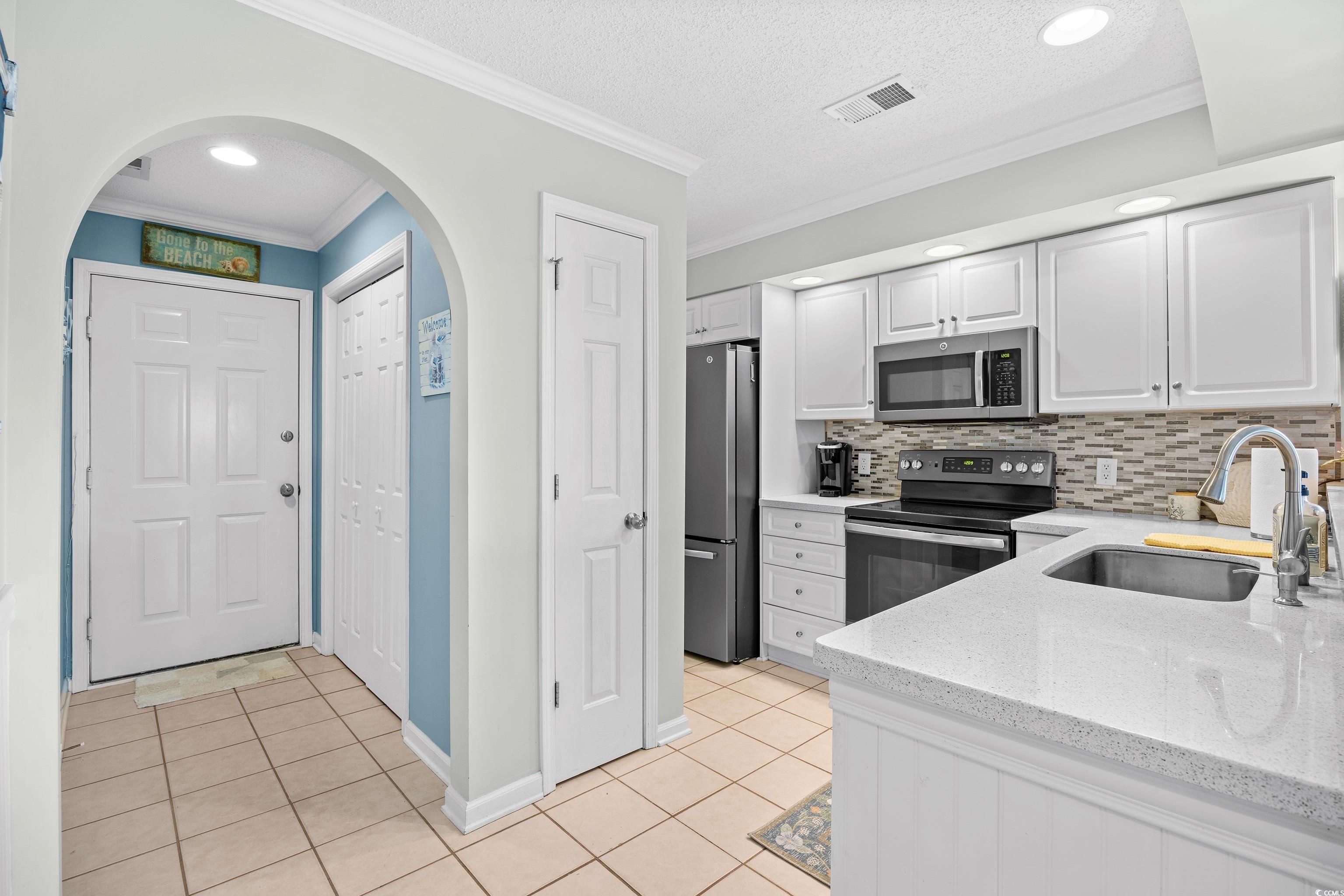 4405 Eastport Blvd. Property Photo 6