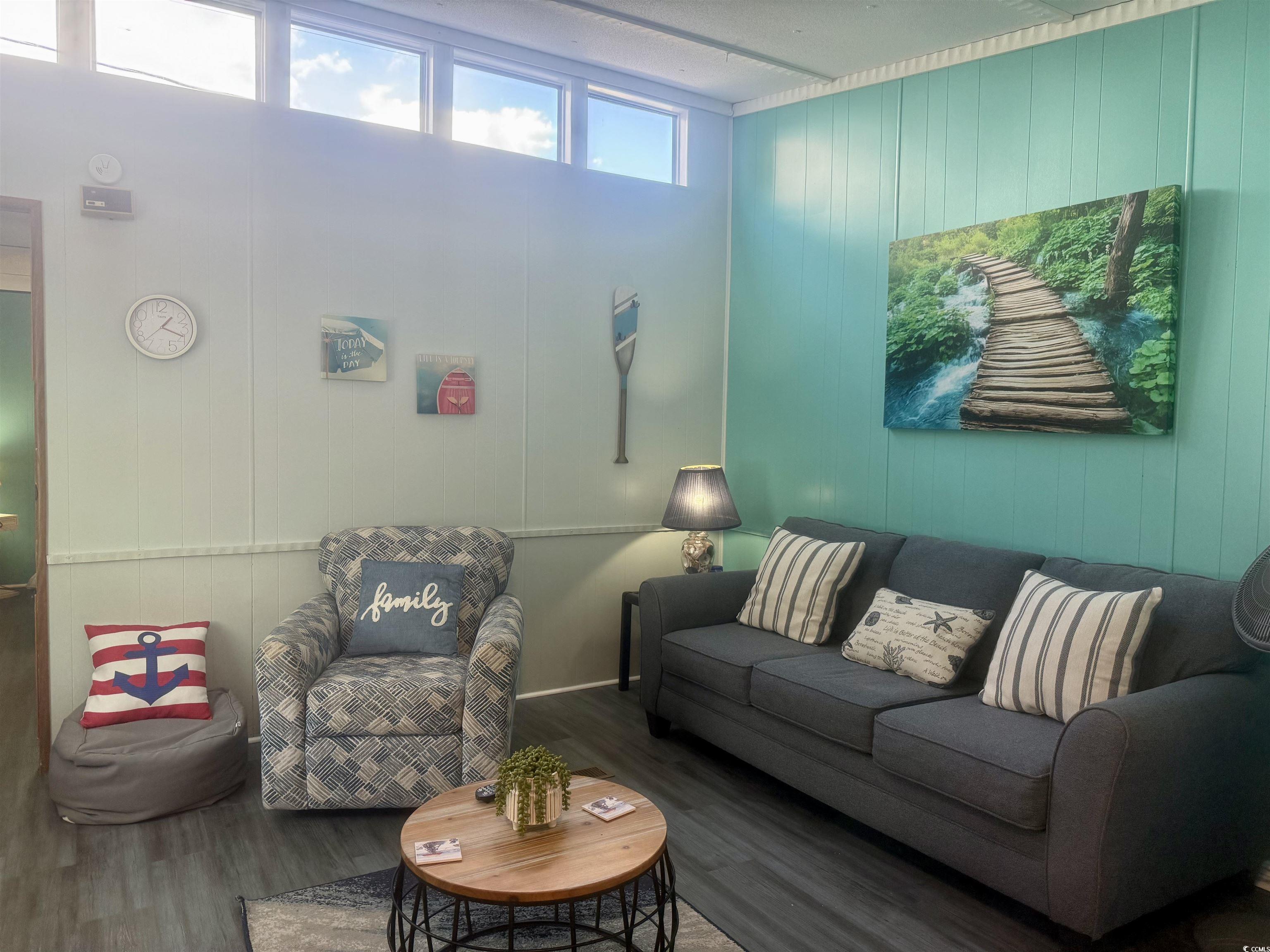 1672 Falcon Property Photo 5