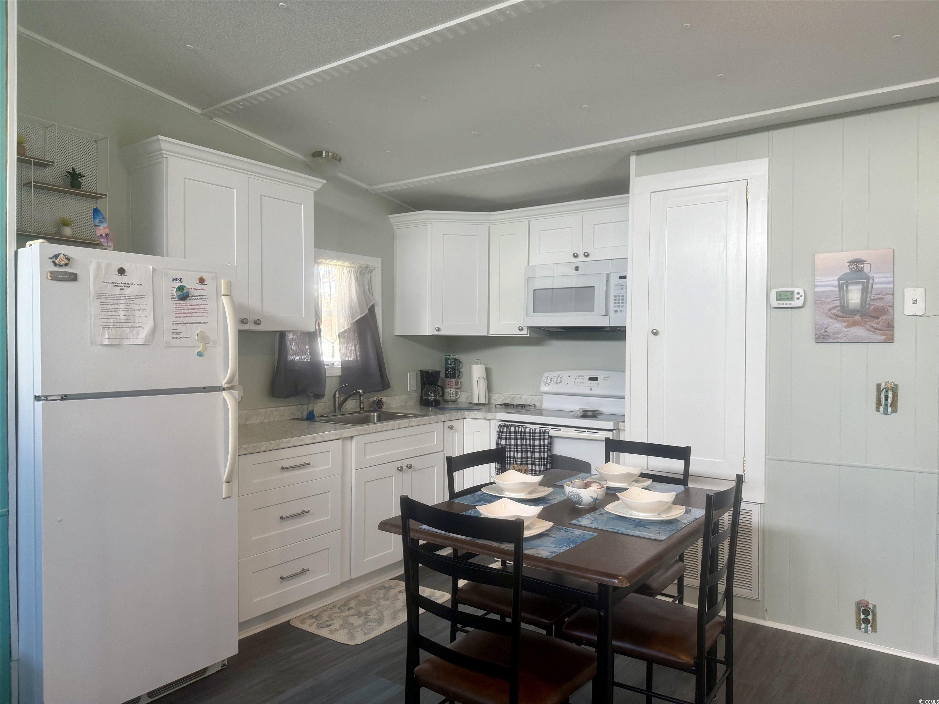 1672 Falcon Property Photo 12