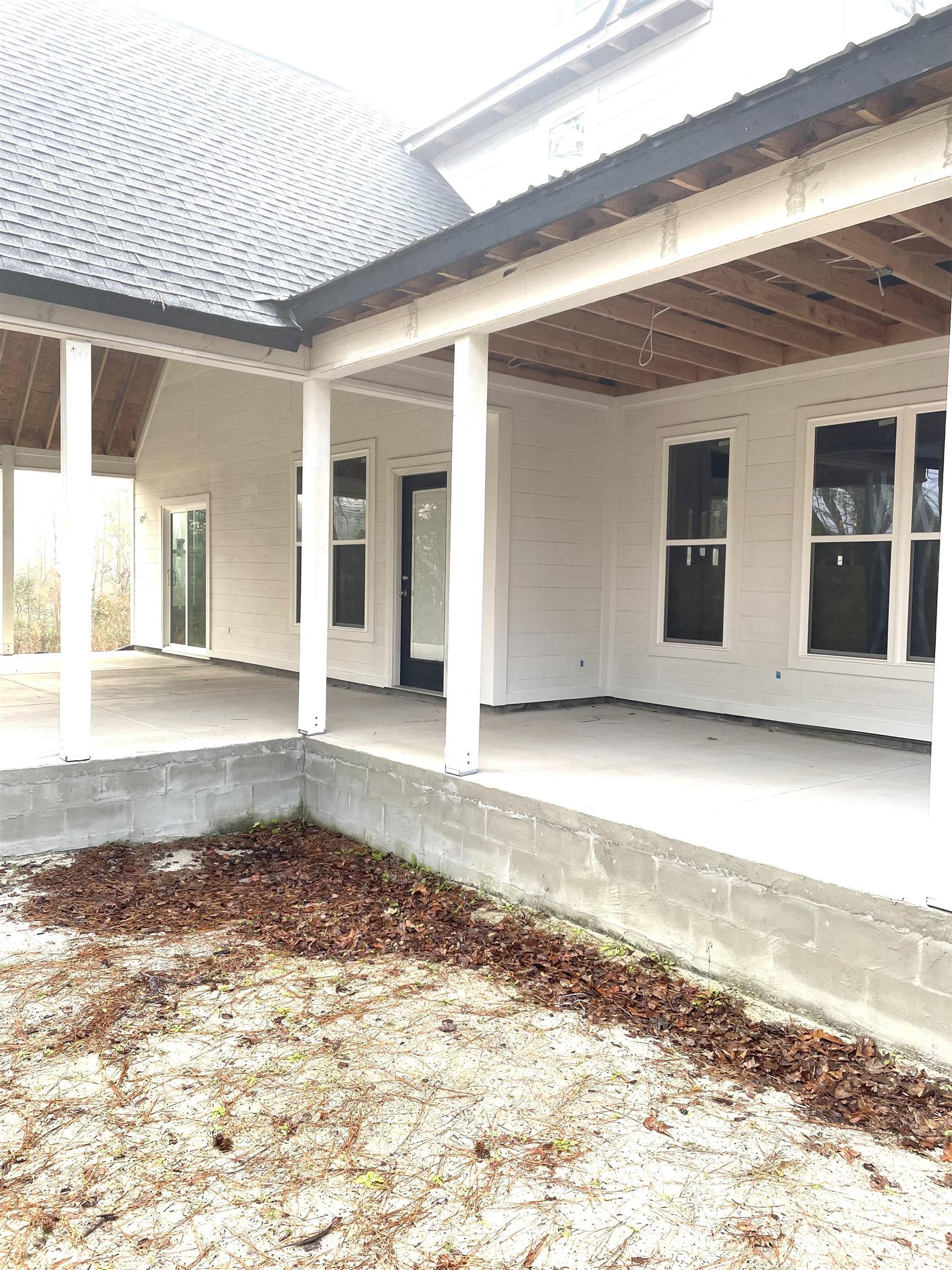 1120 Crooked Oak Dr. Property Photo 2