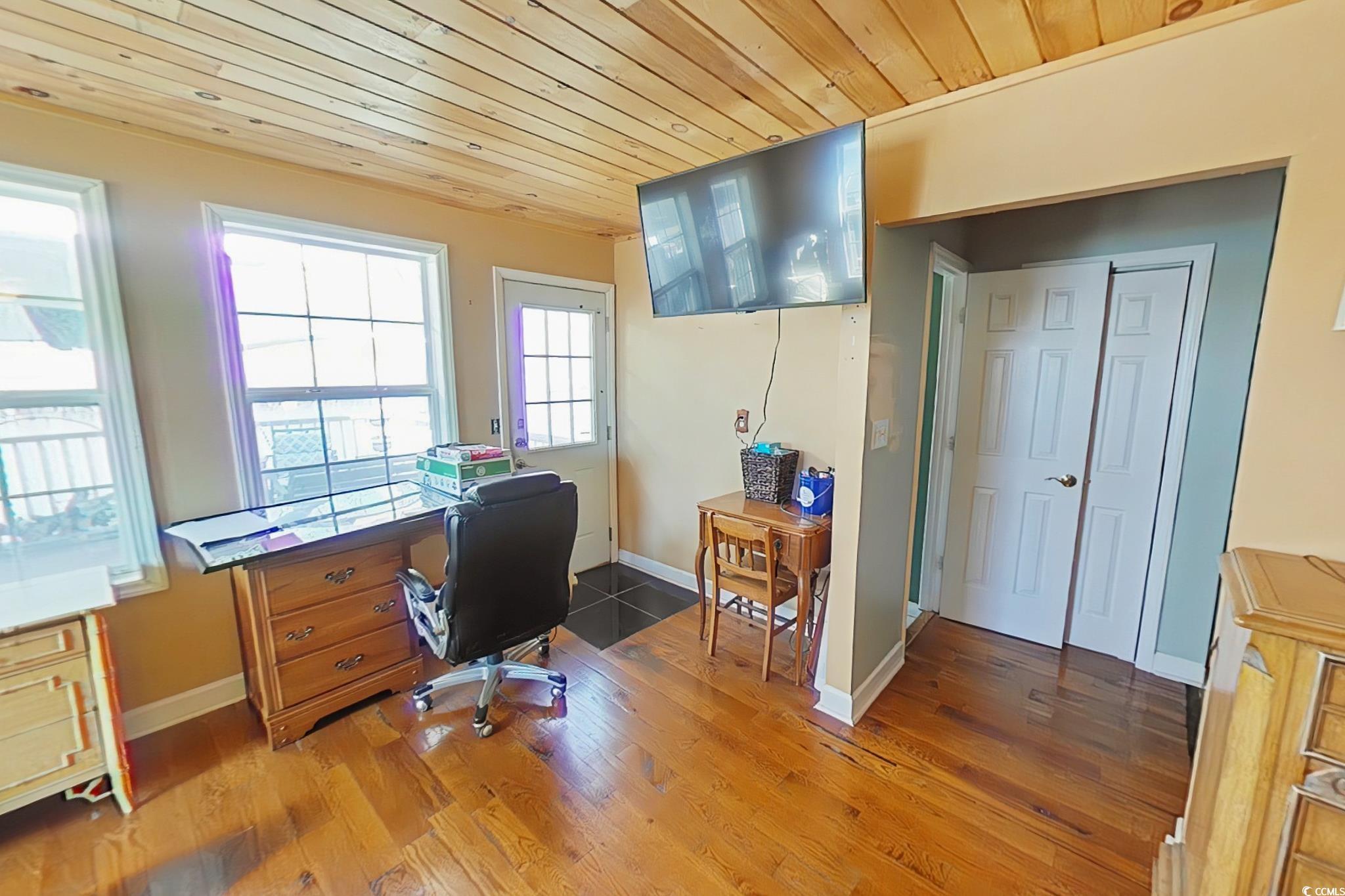 5865 Creekside Dr. Property Photo 8