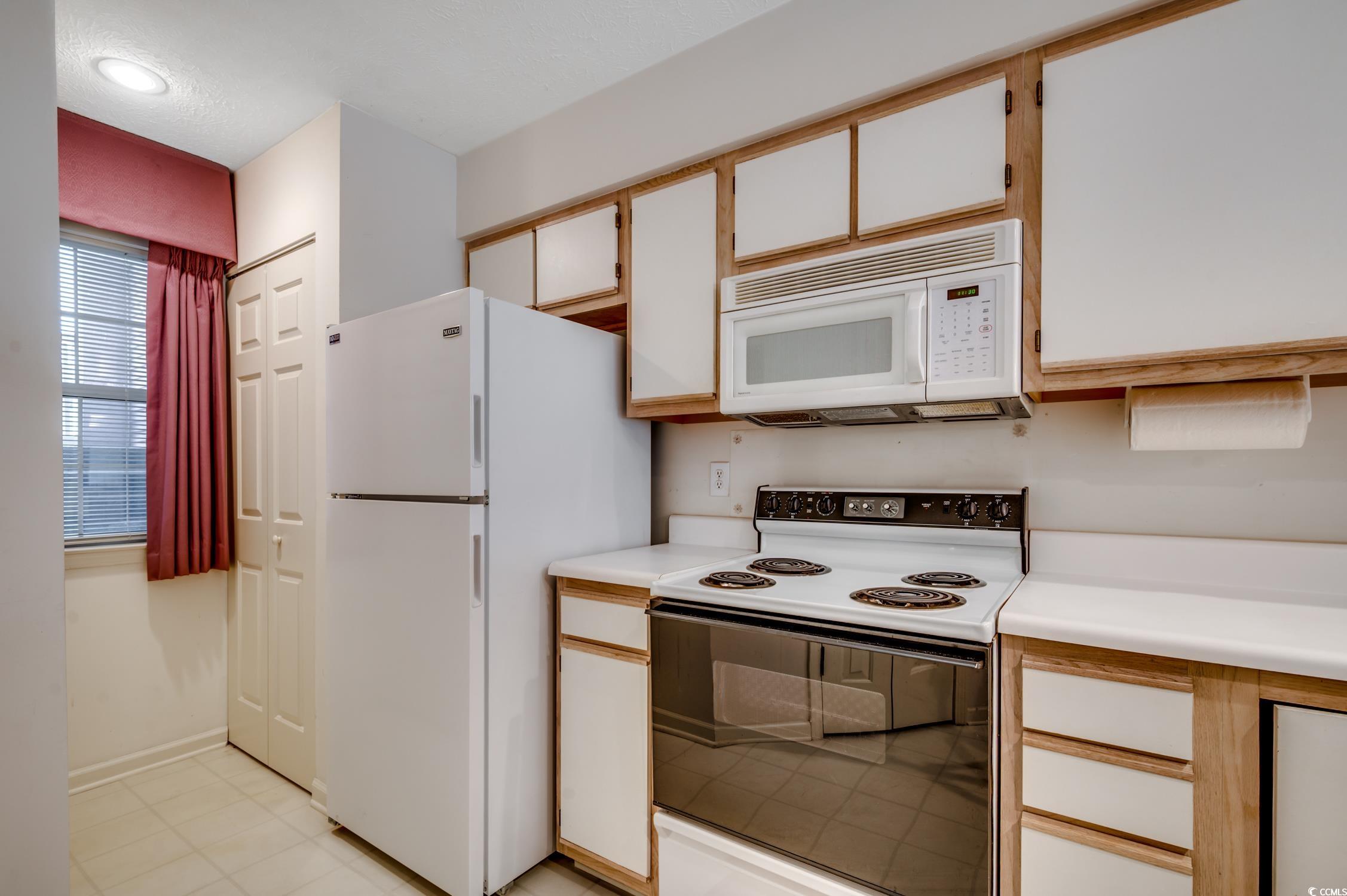 608 Waterway Village Blvd Property Photo 8