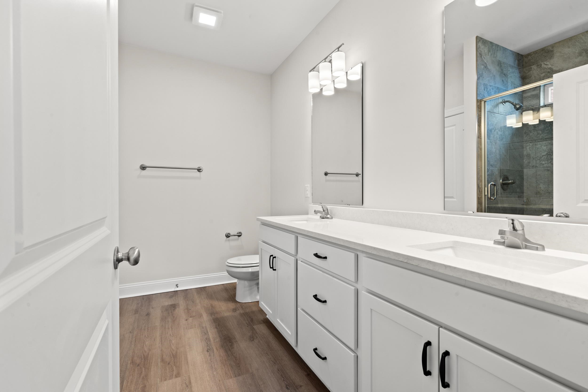 5142 Water Breeze Ct. Property Photo 9