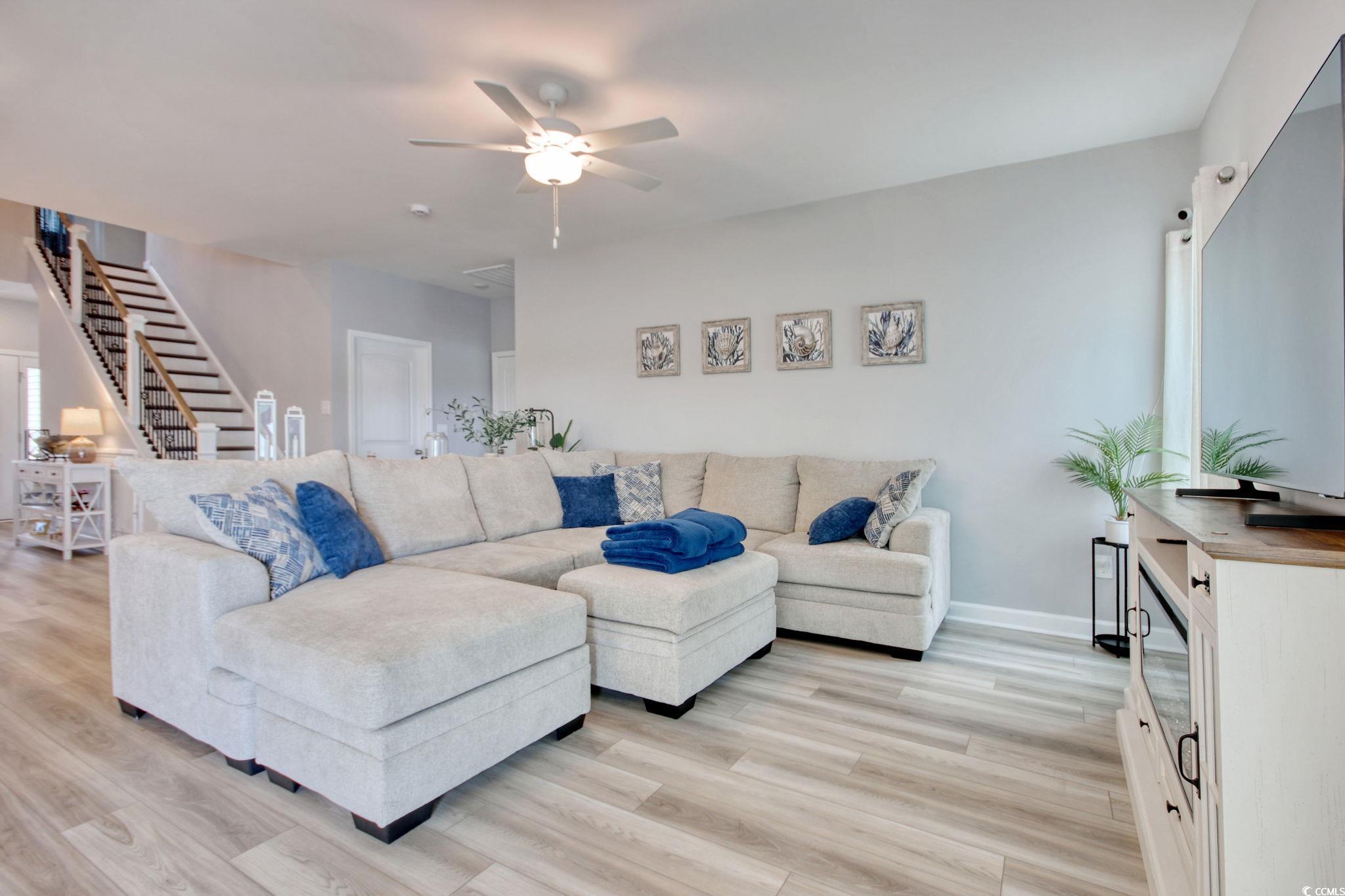 741 Enchantment Loop Property Photo 15