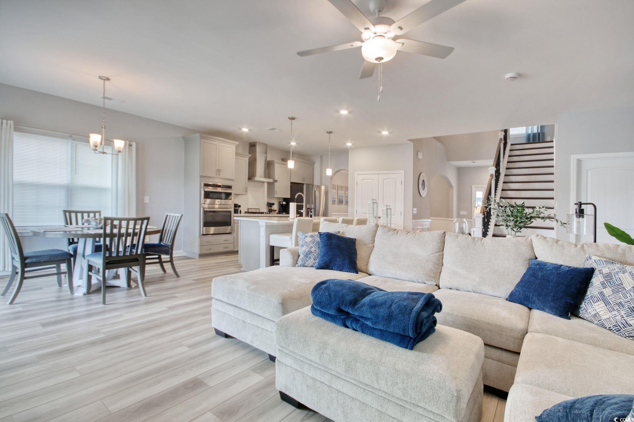 741 Enchantment Loop Property Photo 16