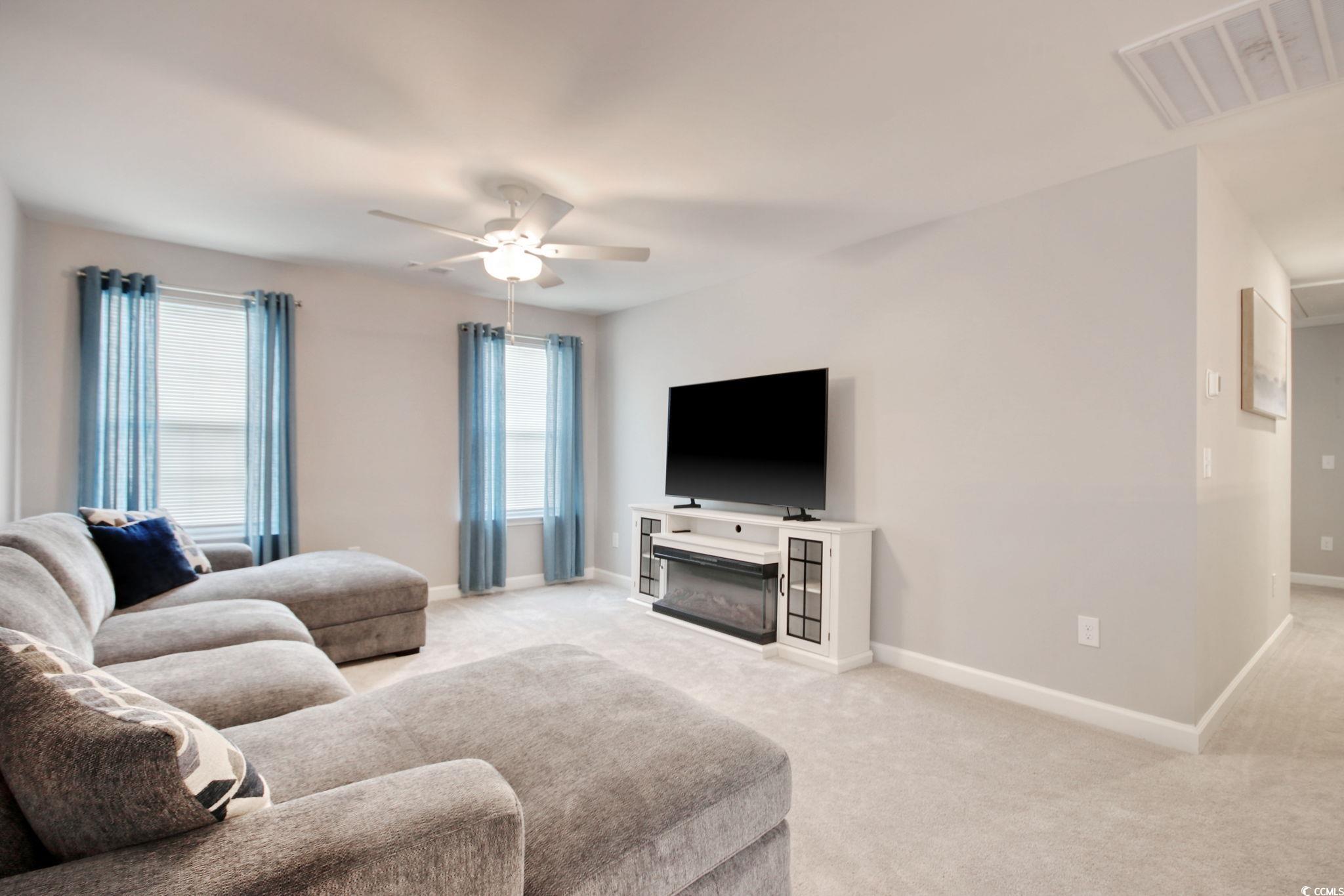 741 Enchantment Loop Property Photo 28