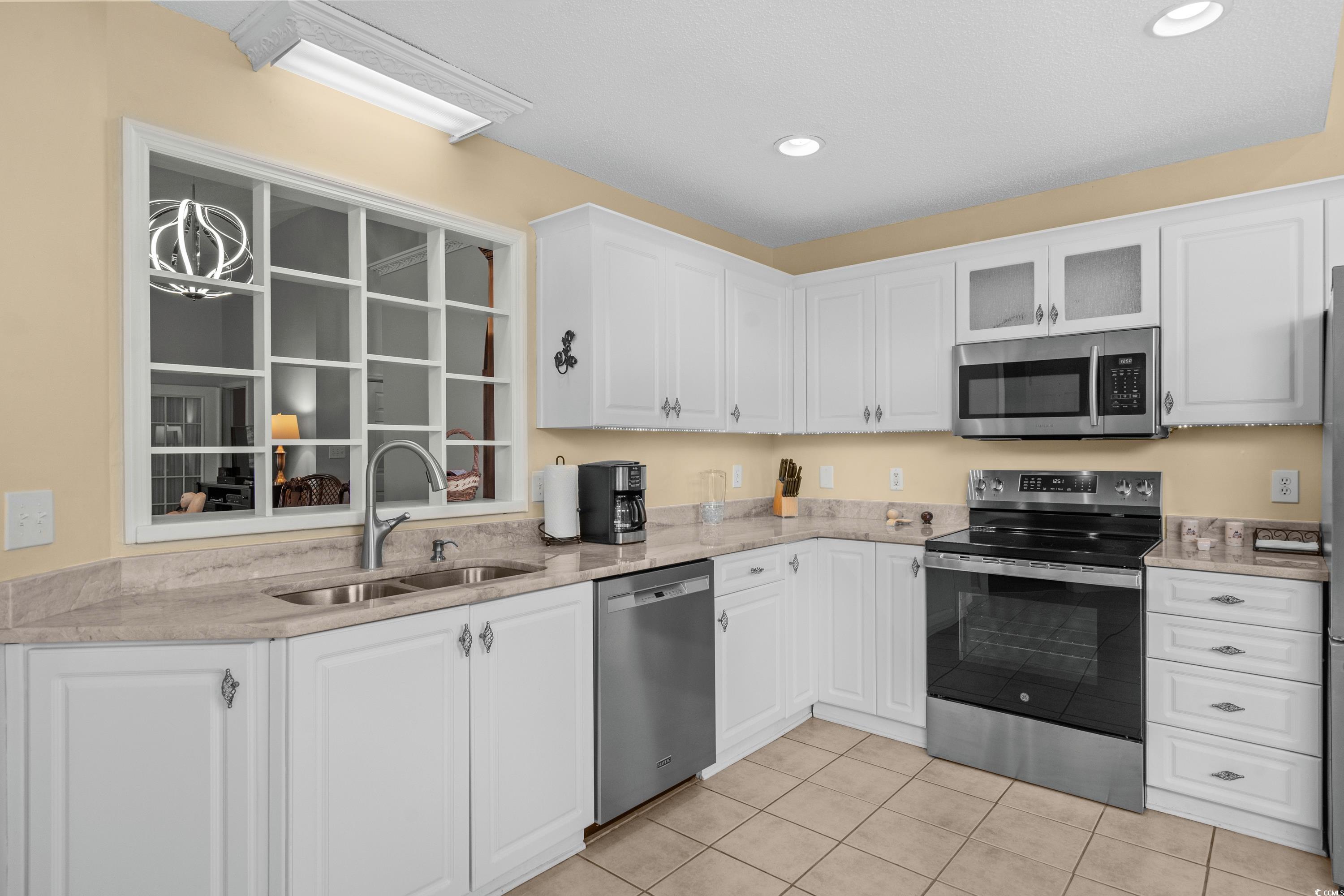 1010 Swan Lake Dr. Property Photo 16