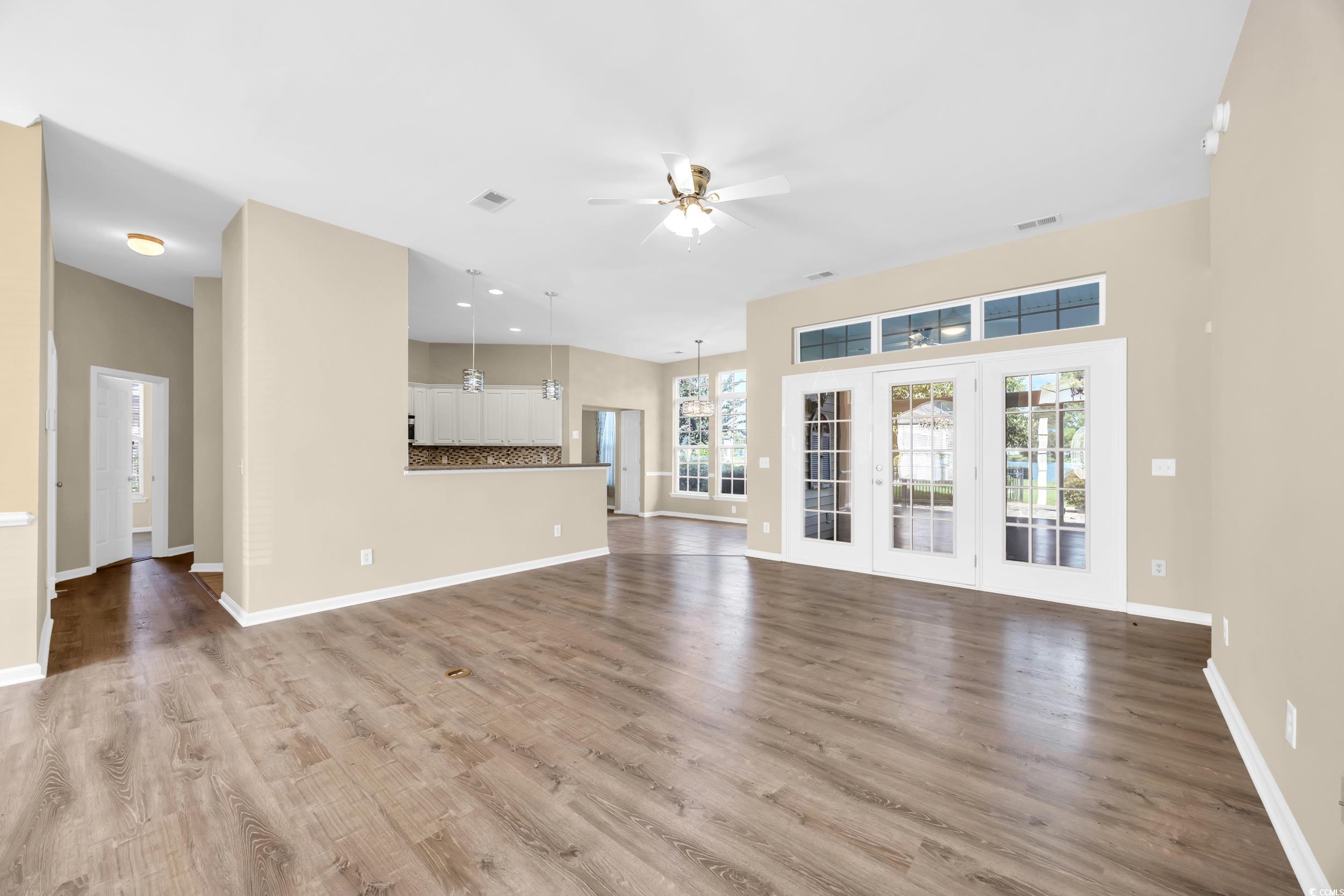 414 Carriage Lake Dr. Property Photo 6