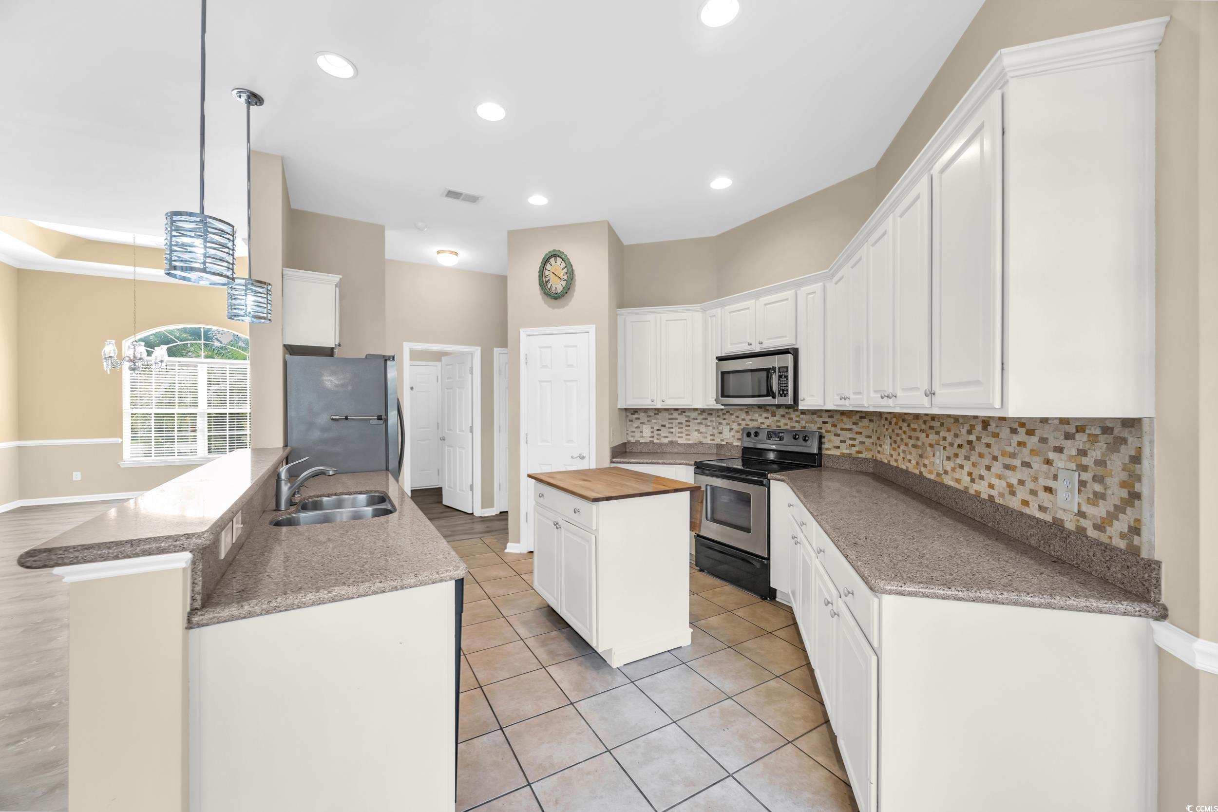 414 Carriage Lake Dr. Property Photo 10