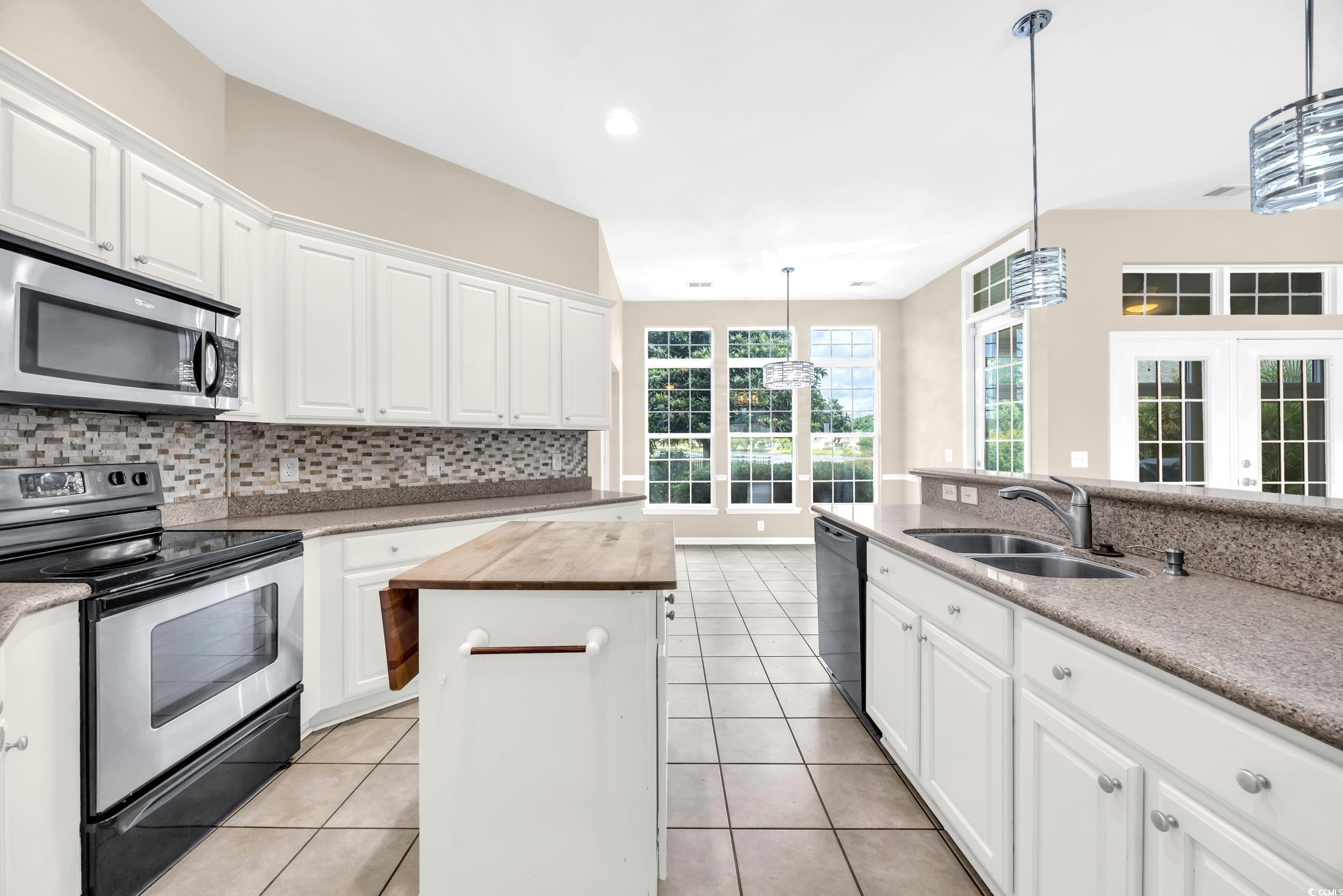 414 Carriage Lake Dr. Property Photo 11