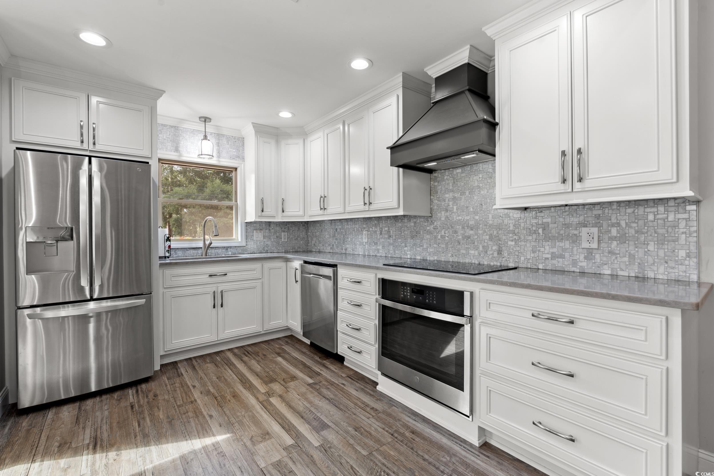 10064 Kings Rd. Property Photo 2