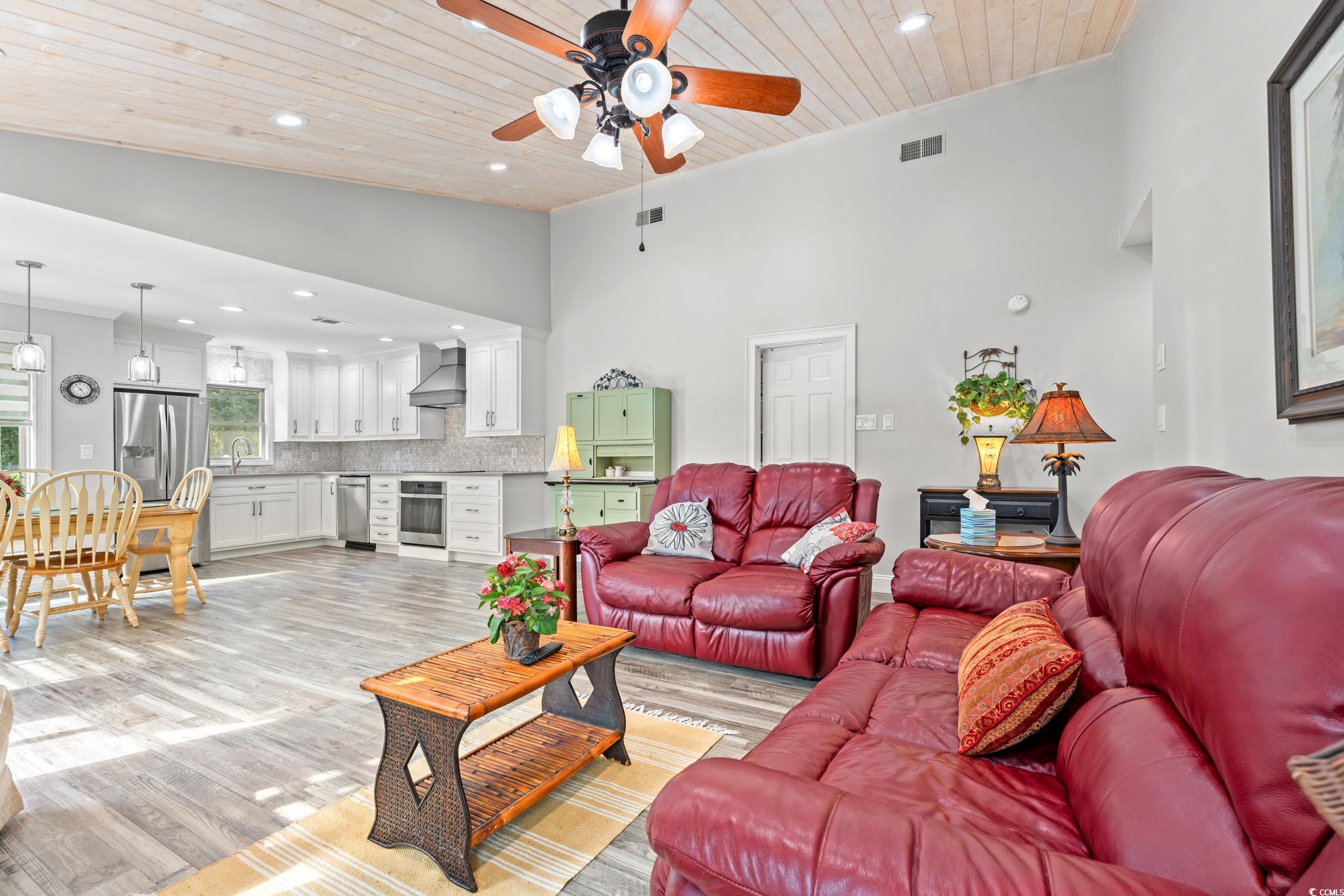 10064 Kings Rd. Property Photo 8