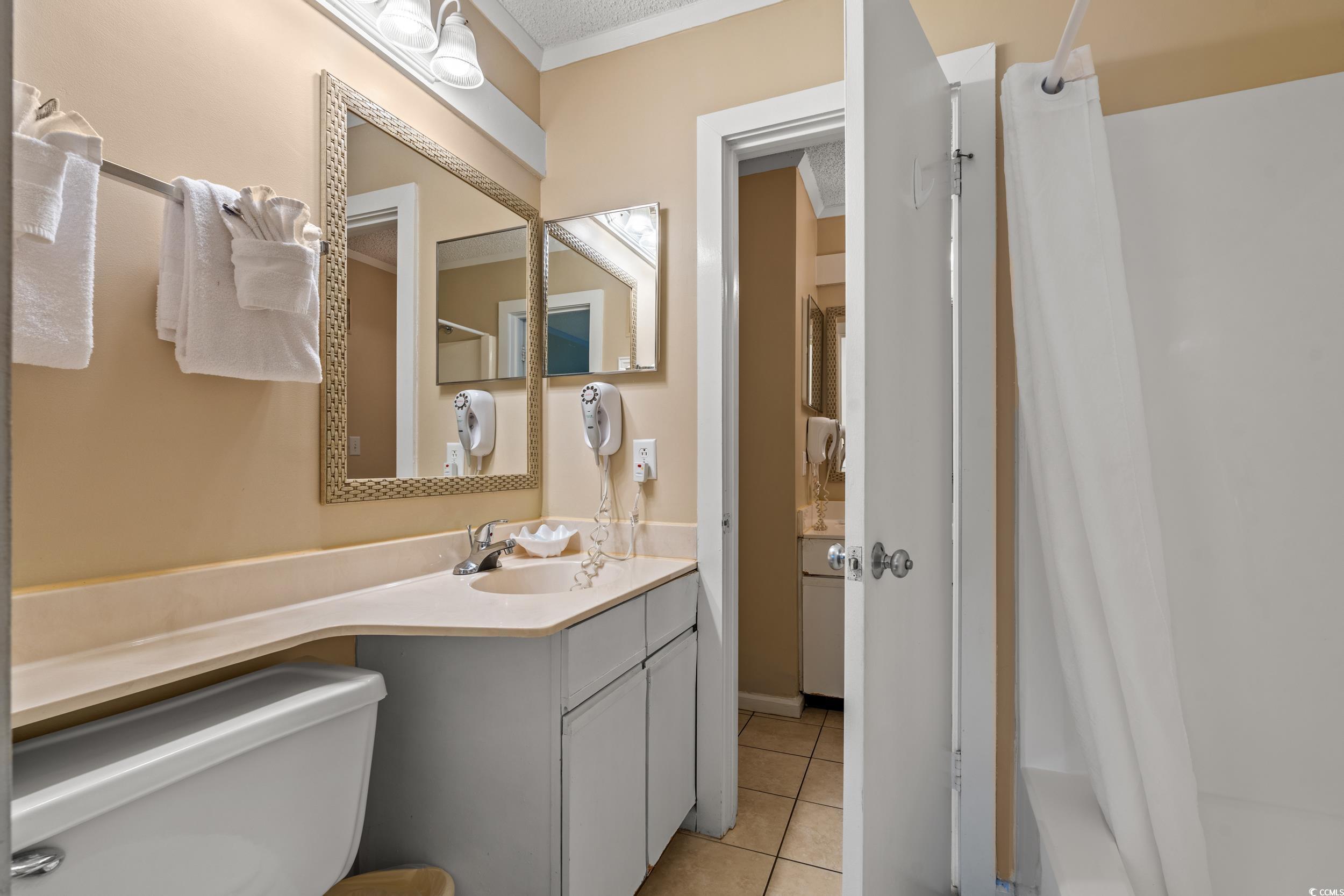 415 Ocean Creek Dr. Property Photo 6