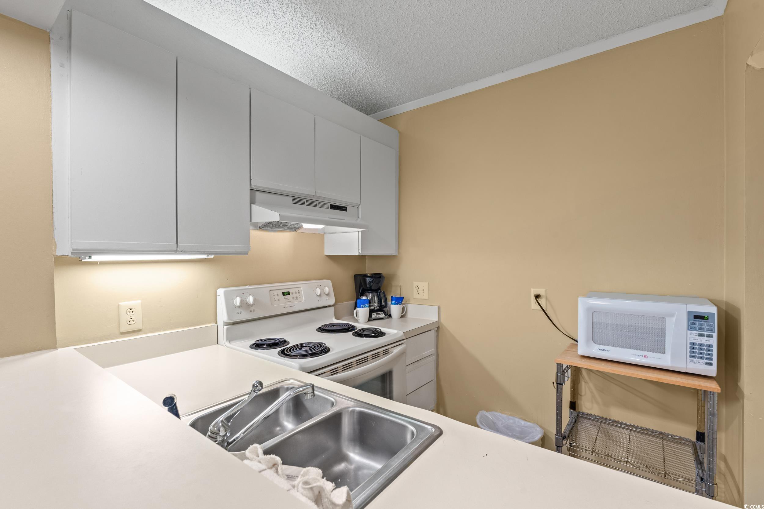 415 Ocean Creek Dr. Property Photo 11