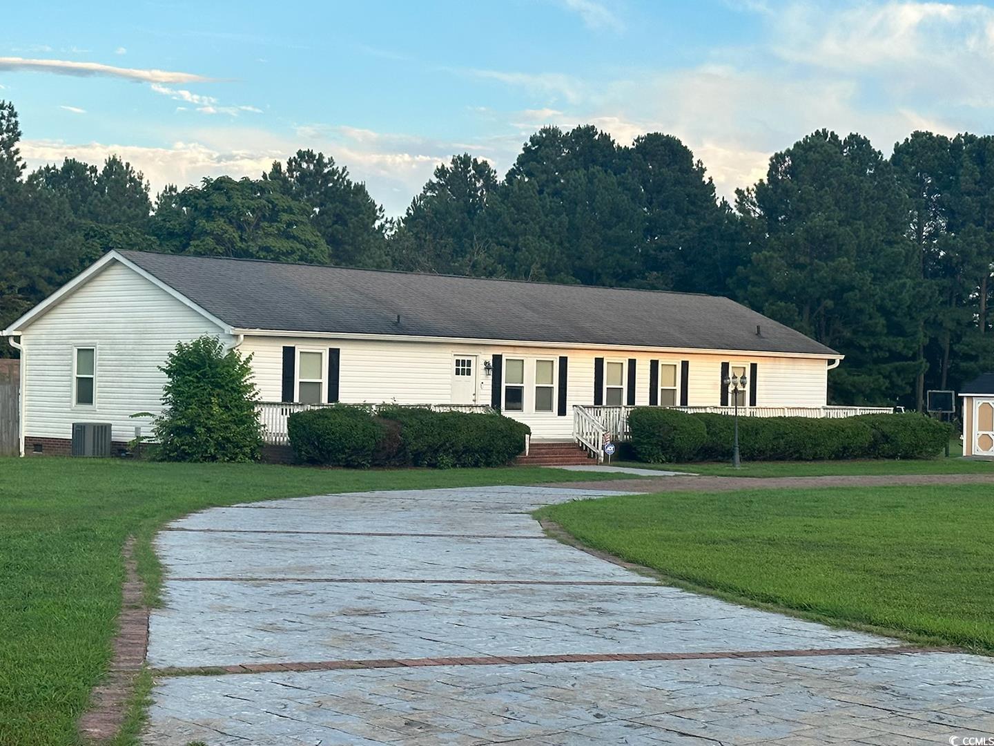 288 Farris Rd. Property Photo 1