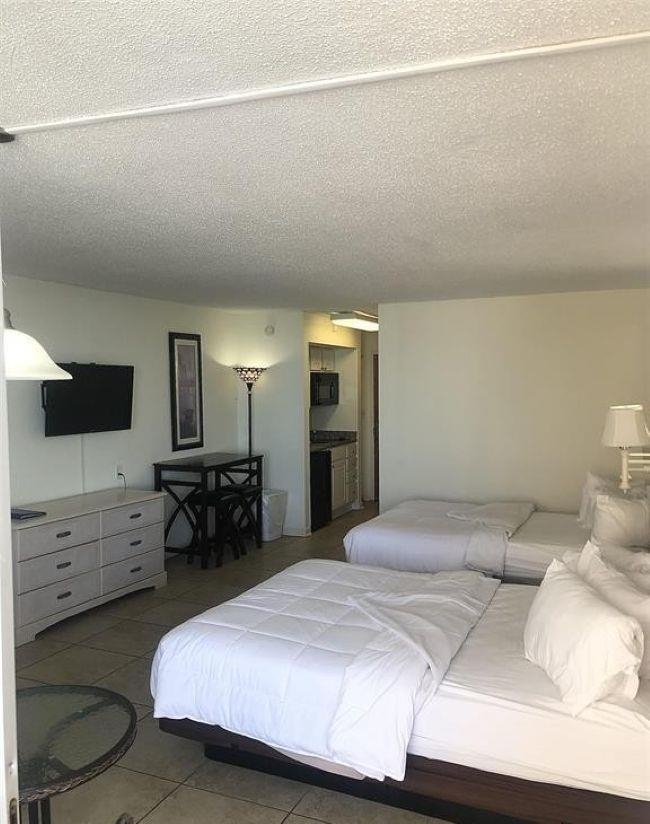 9550 Shore Dr. Property Photo 17