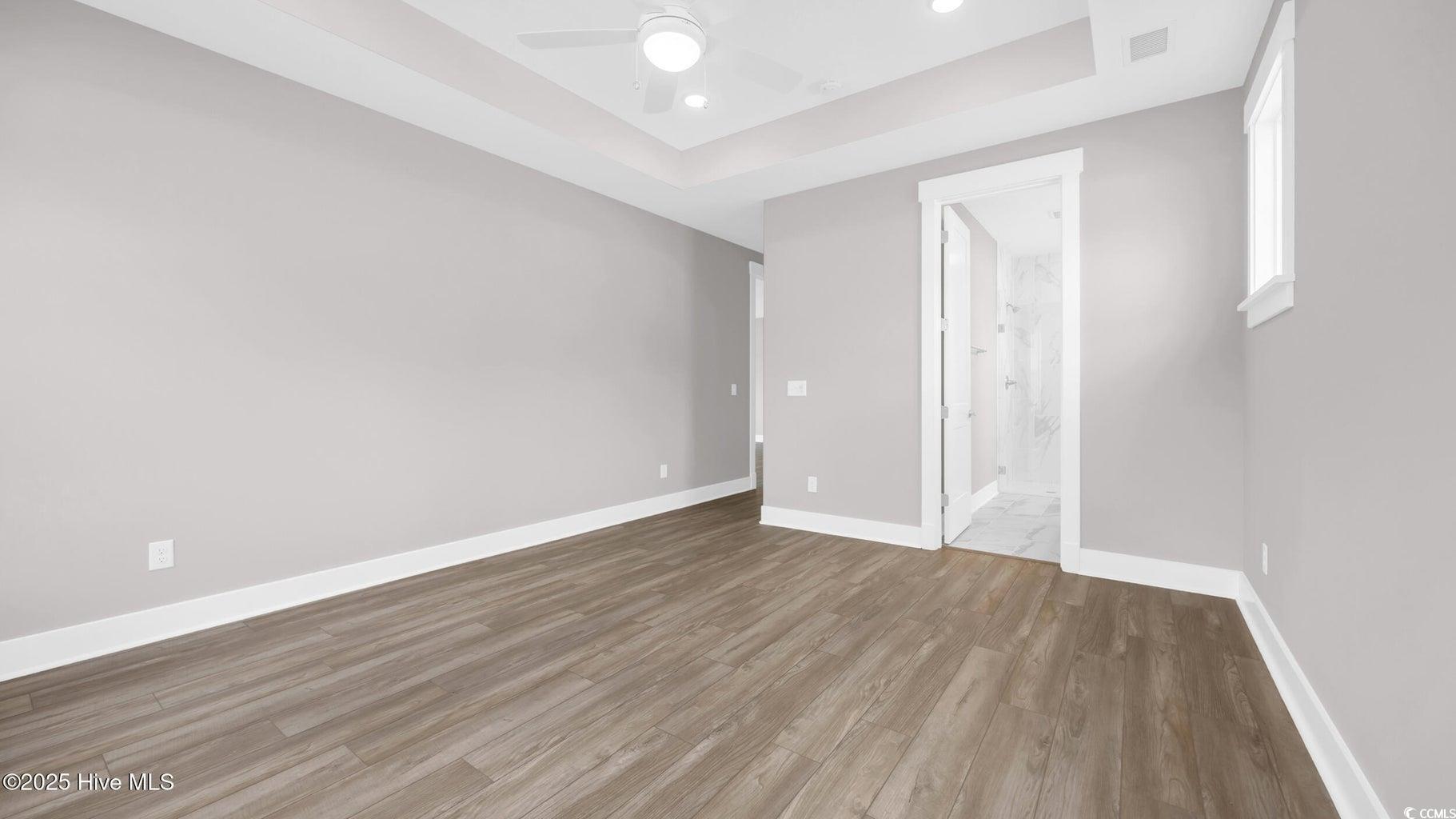 1529 Coastal Cove Ln Property Photo 3