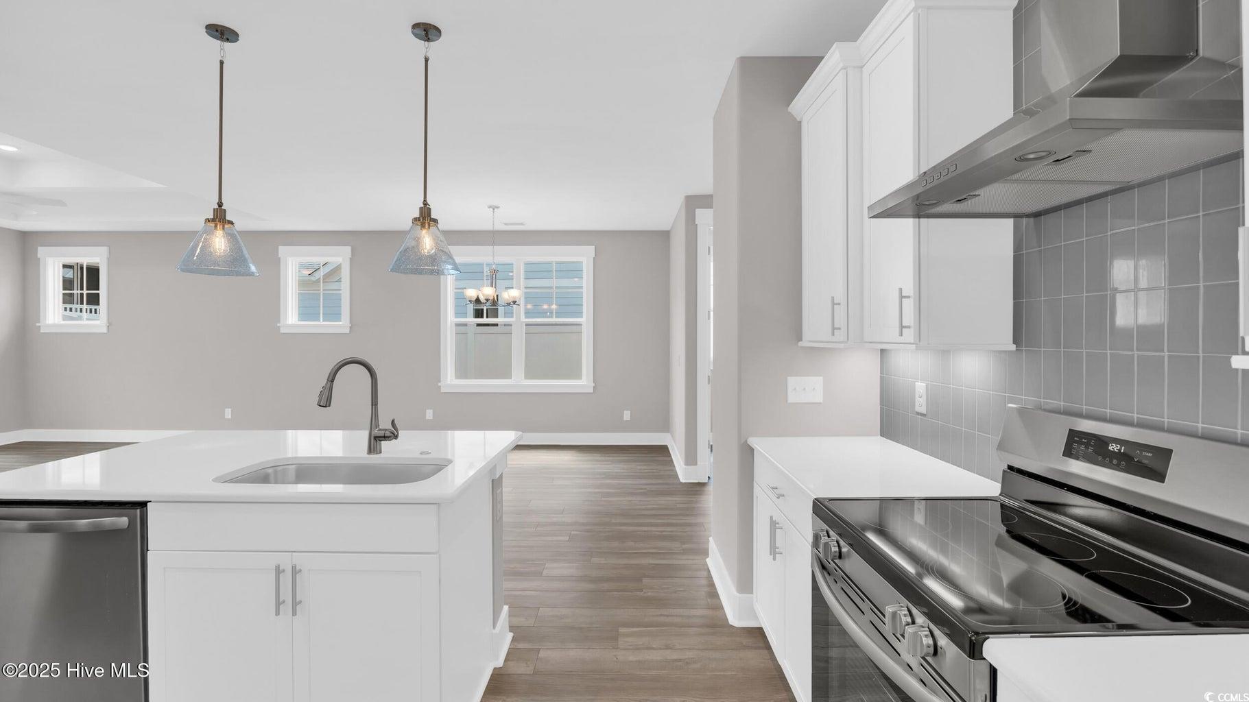 1529 Coastal Cove Ln Property Photo 11