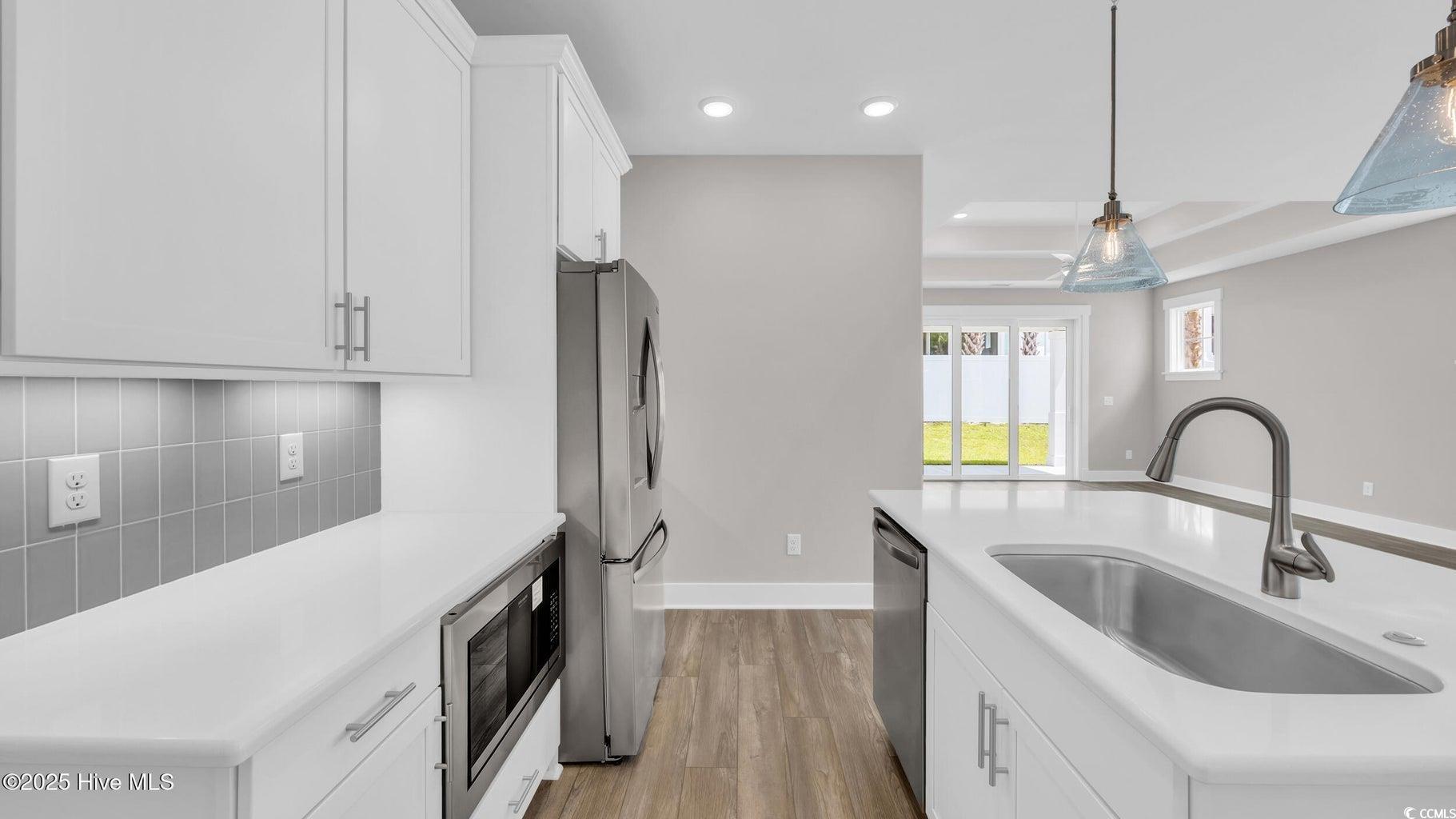 1529 Coastal Cove Ln Property Photo 26