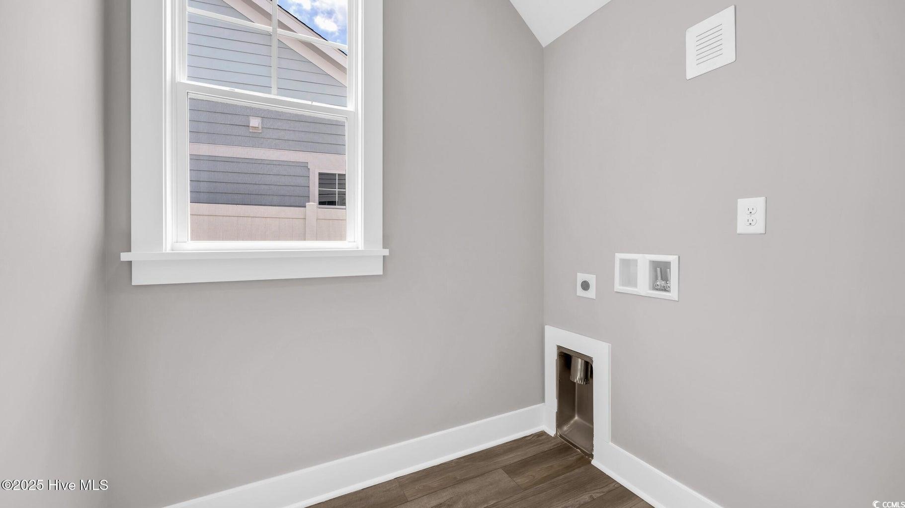 1529 Coastal Cove Ln Property Photo 34