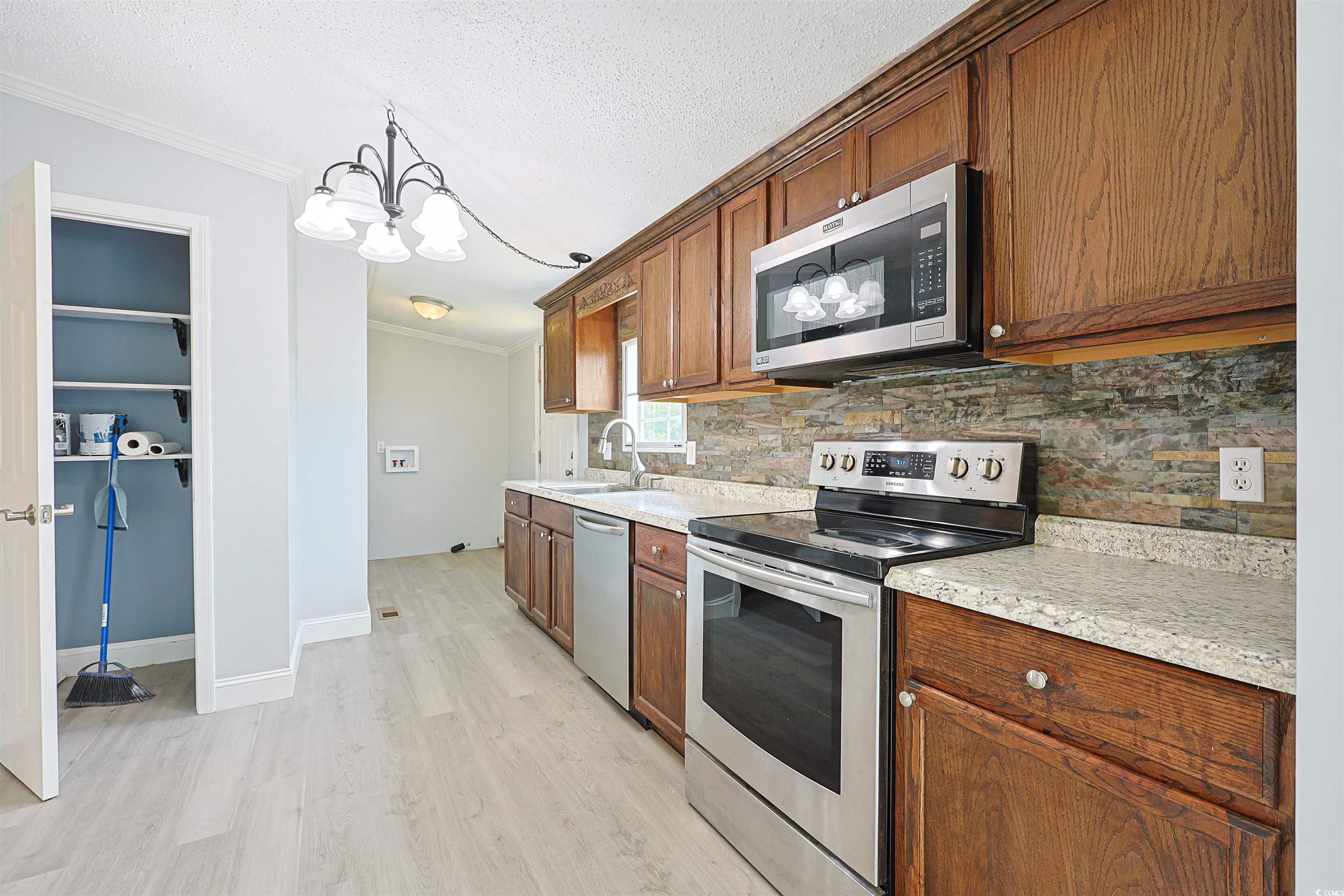 240 Quail Run Rd. Property Photo 11