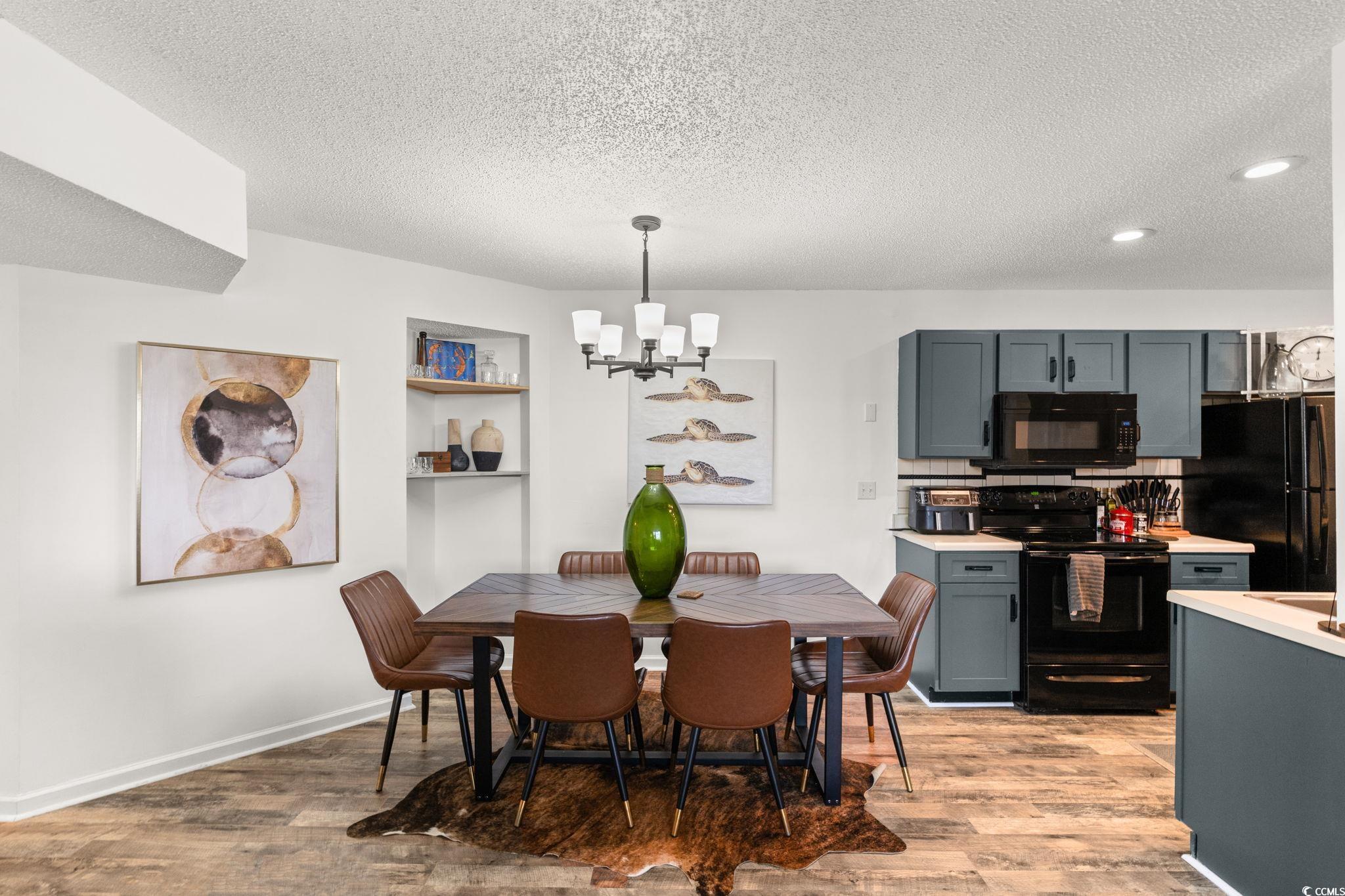 8862 Duck View Dr. Property Photo 5