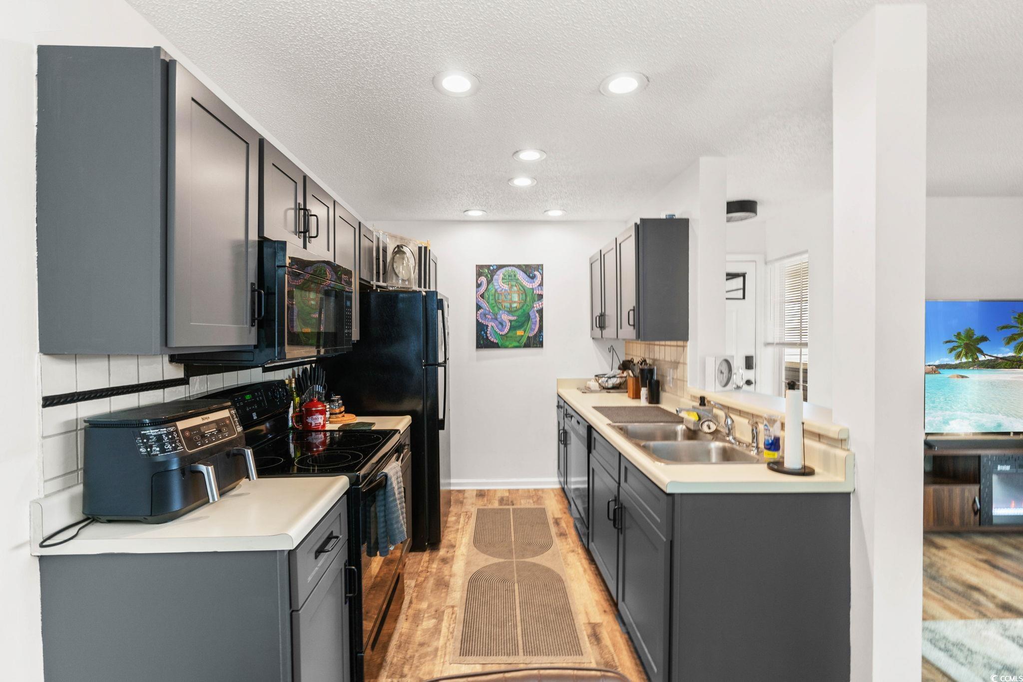 8862 Duck View Dr. Property Photo 6