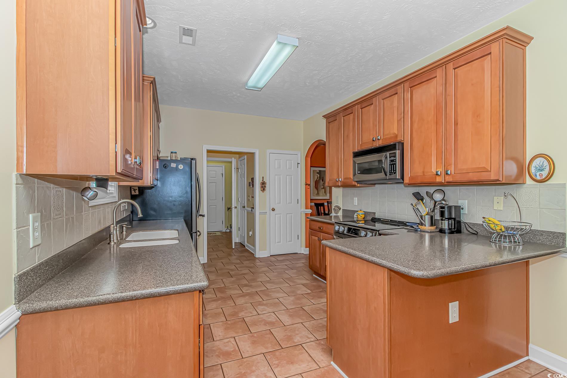 1015 University Forest Dr. Property Photo 11