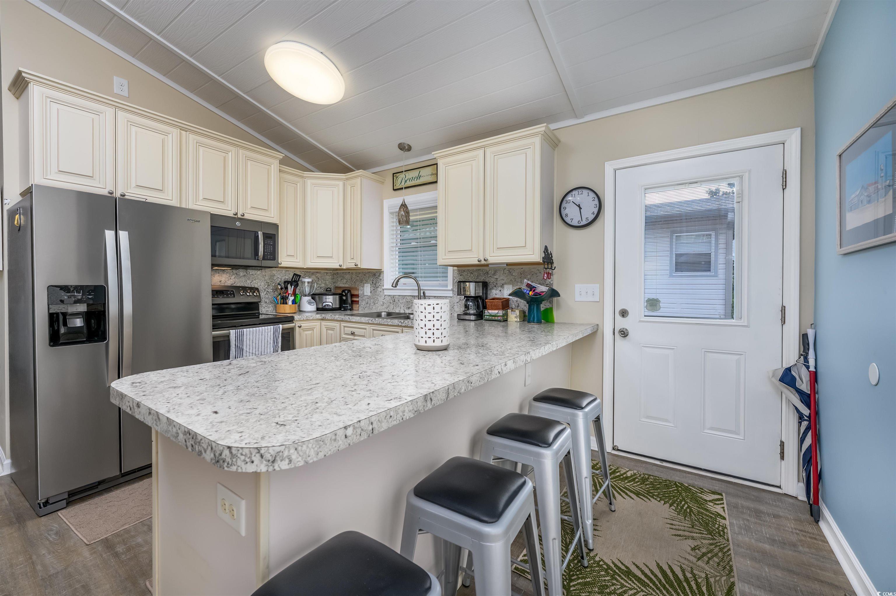 1307 Holly Dr. Property Photo 3