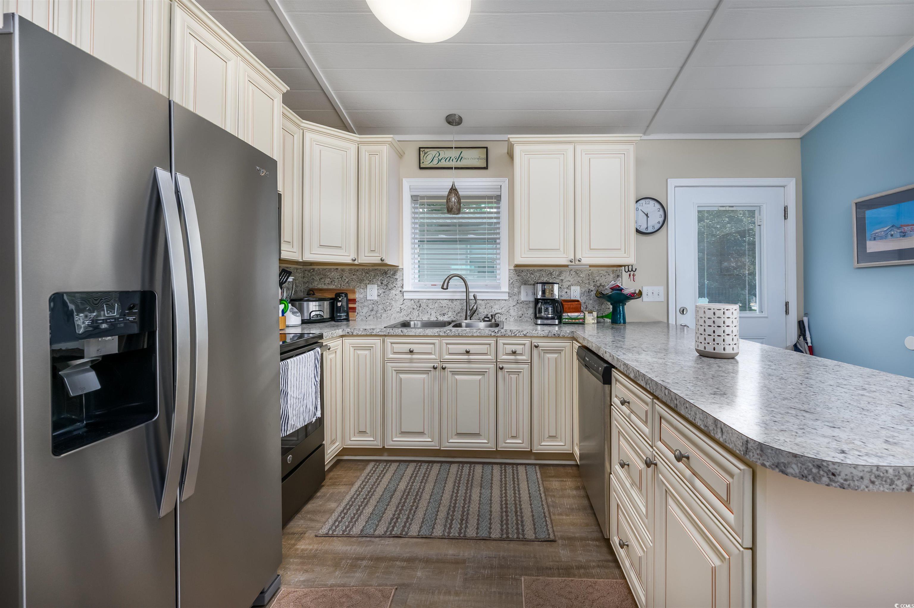 1307 Holly Dr. Property Photo 4