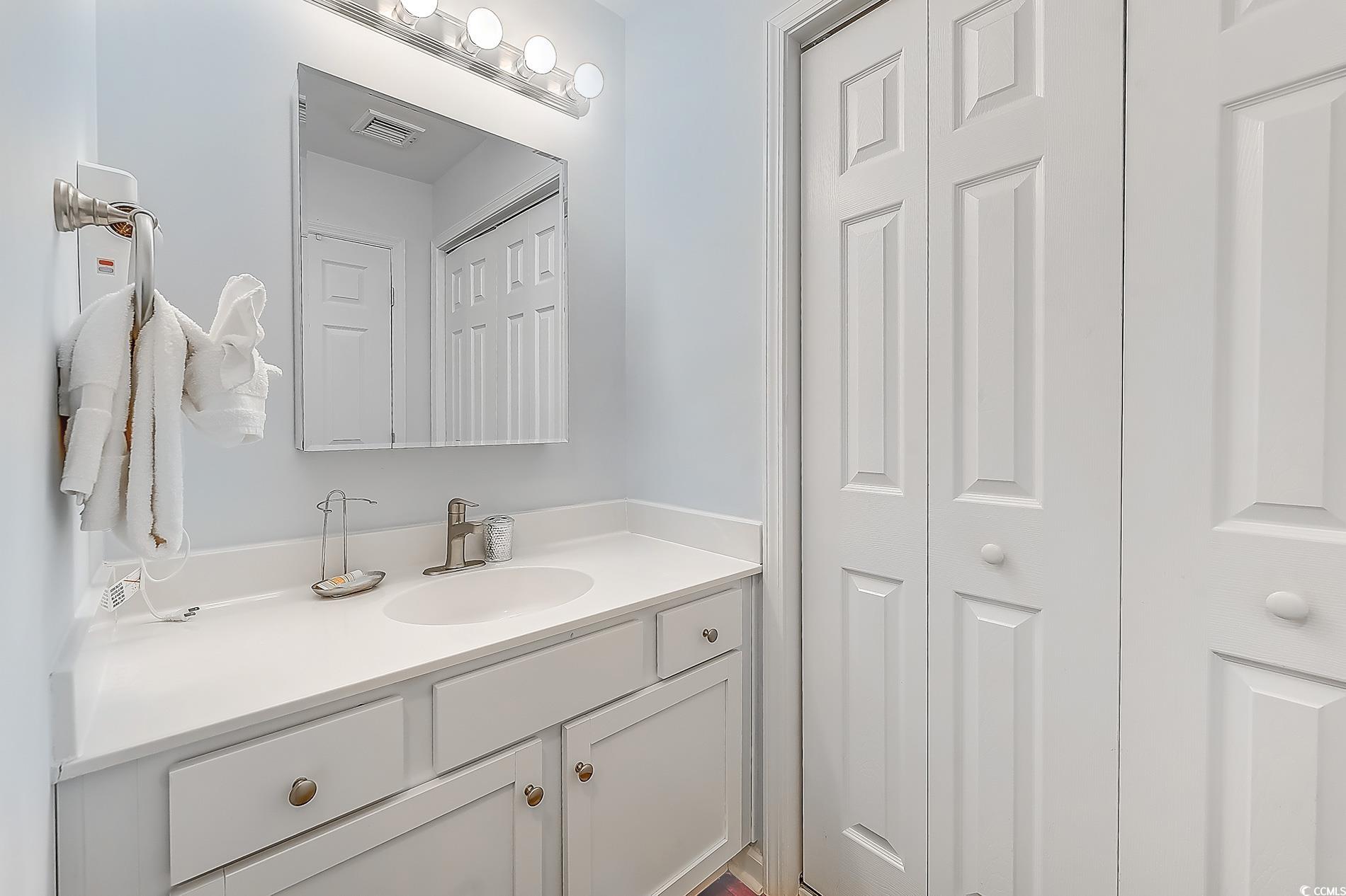 415 Ocean Creek Dr. Property Photo 18