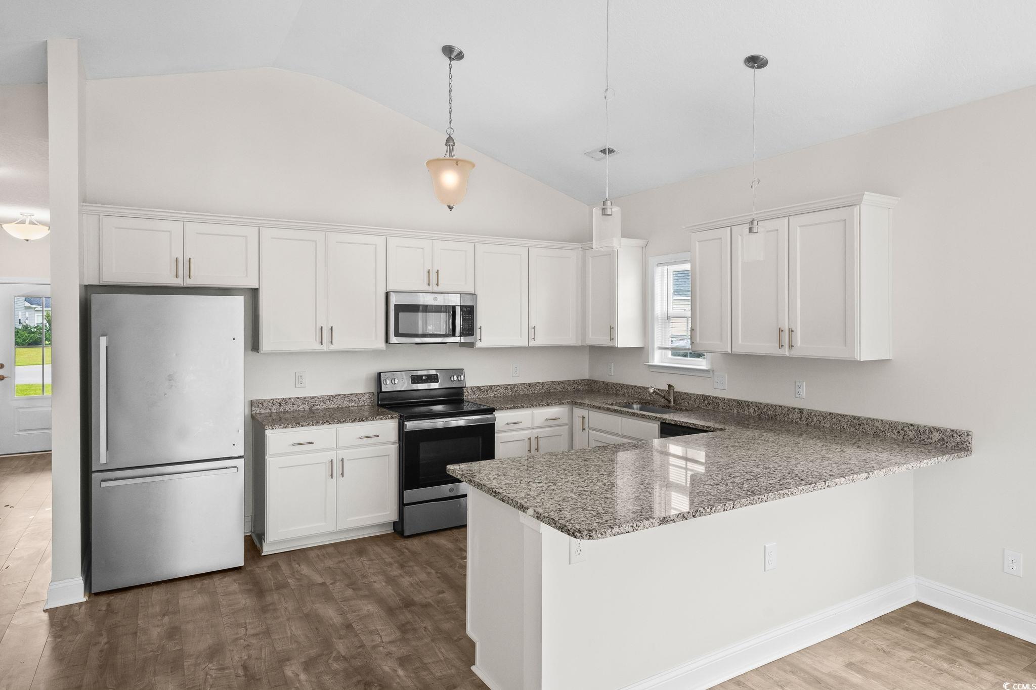 716 Hobonny Loop Property Photo 3