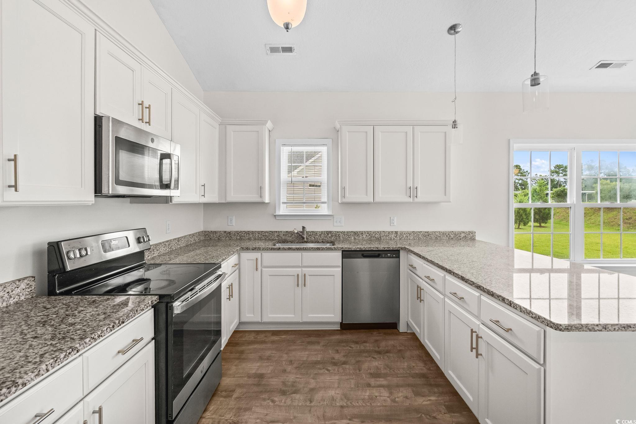 716 Hobonny Loop Property Photo 4