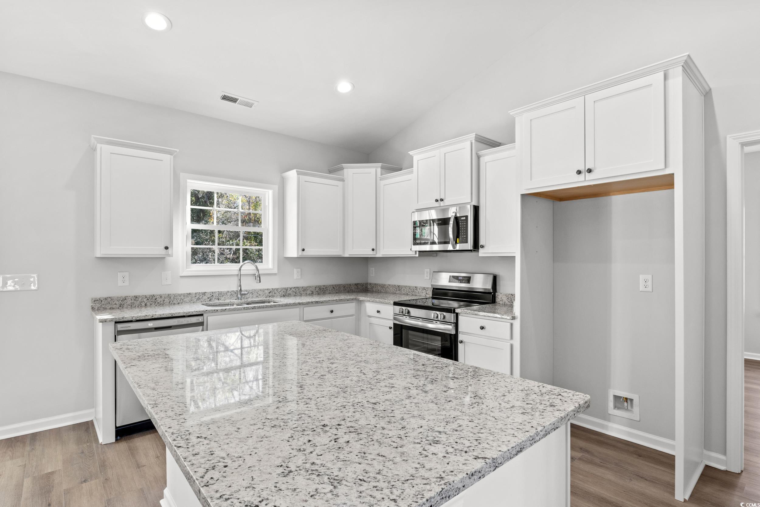 602 Lightwood Dr. Property Photo 5