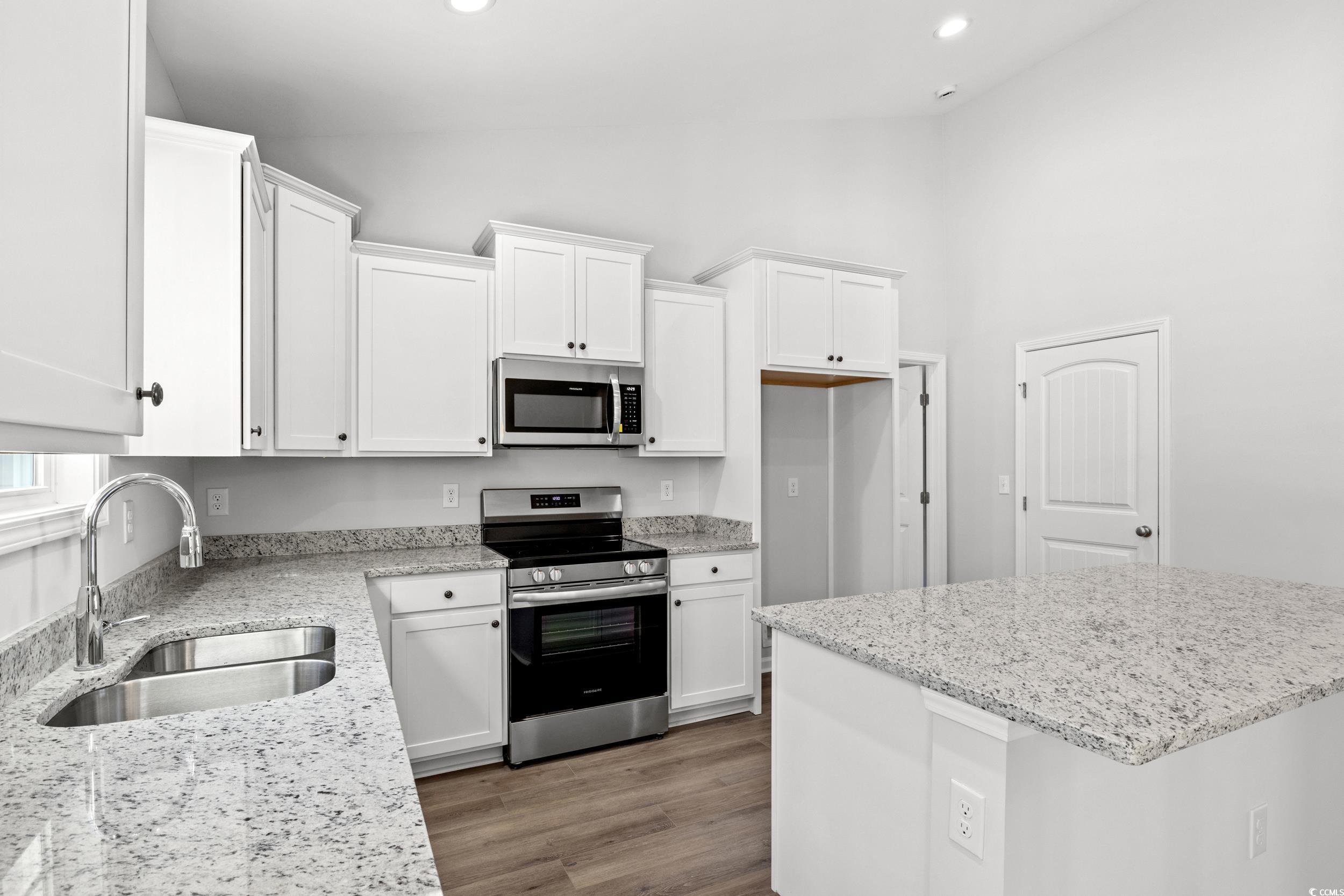 602 Lightwood Dr. Property Photo 6