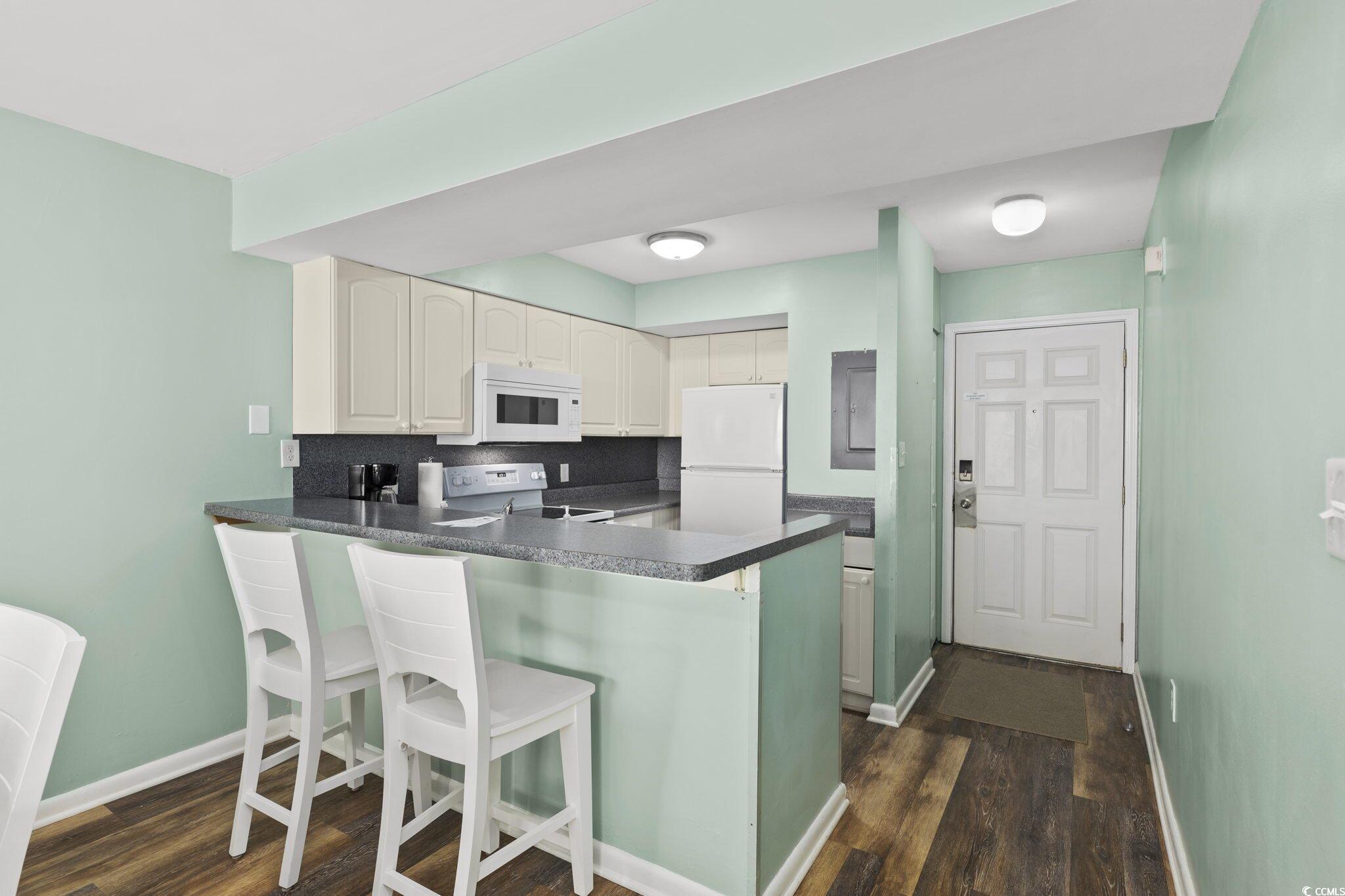 9400 Shore Dr. Property Photo 3