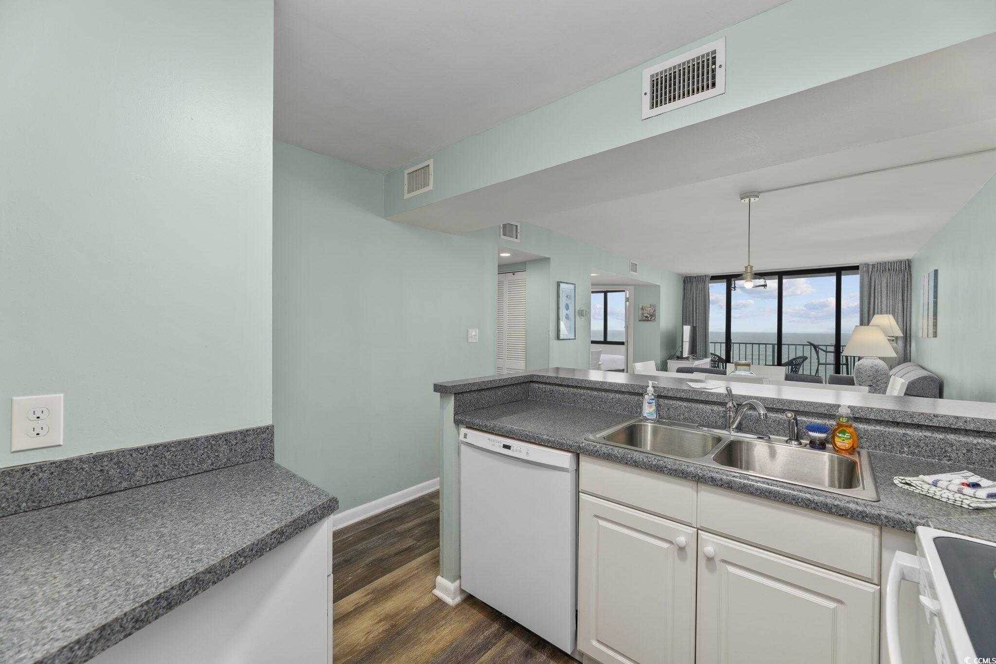 9400 Shore Dr. Property Photo 5